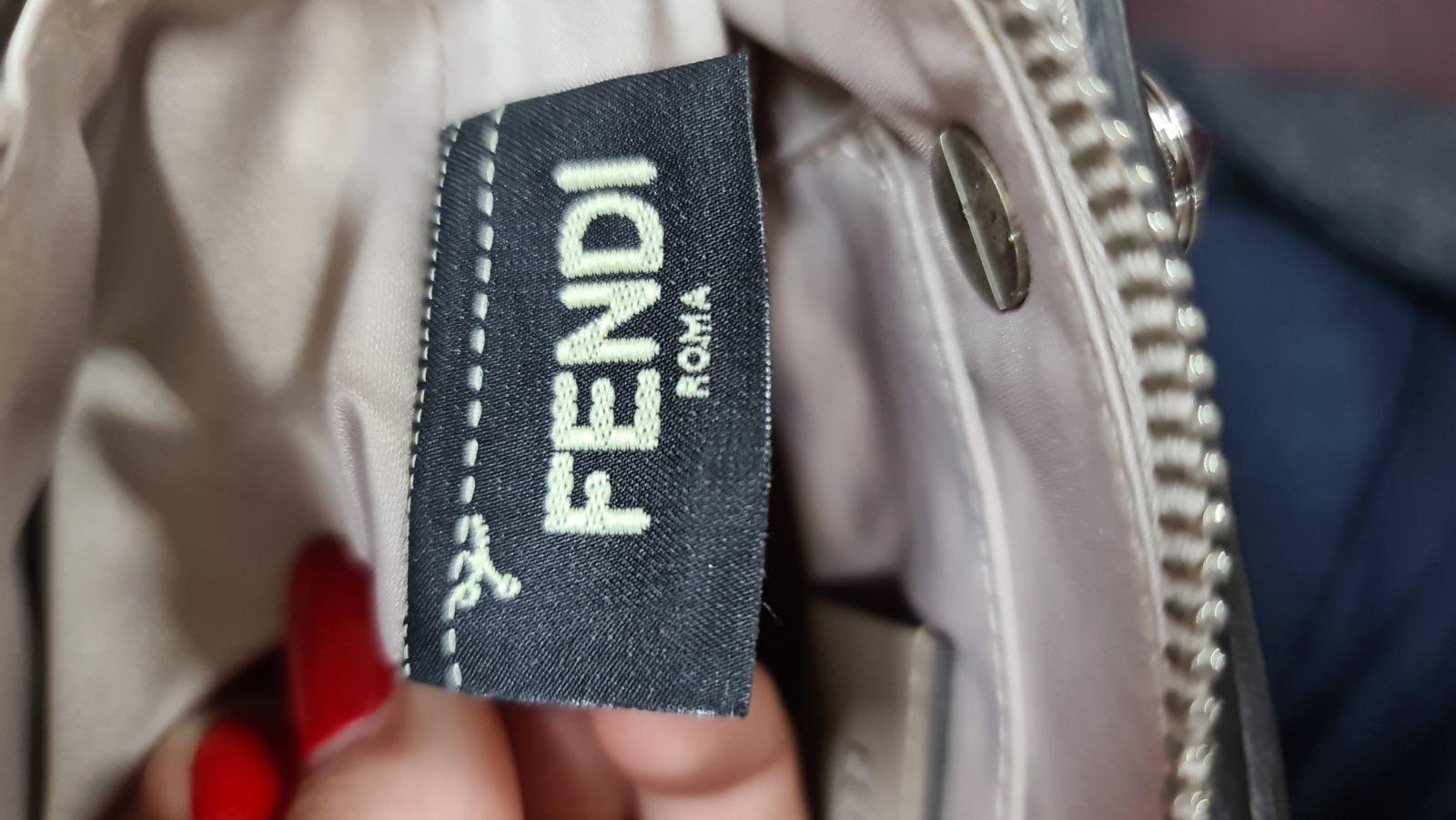 Fendi By The Way Mini-Umhängetasche aus Leder mit Lederverzierung im Angebot 8
