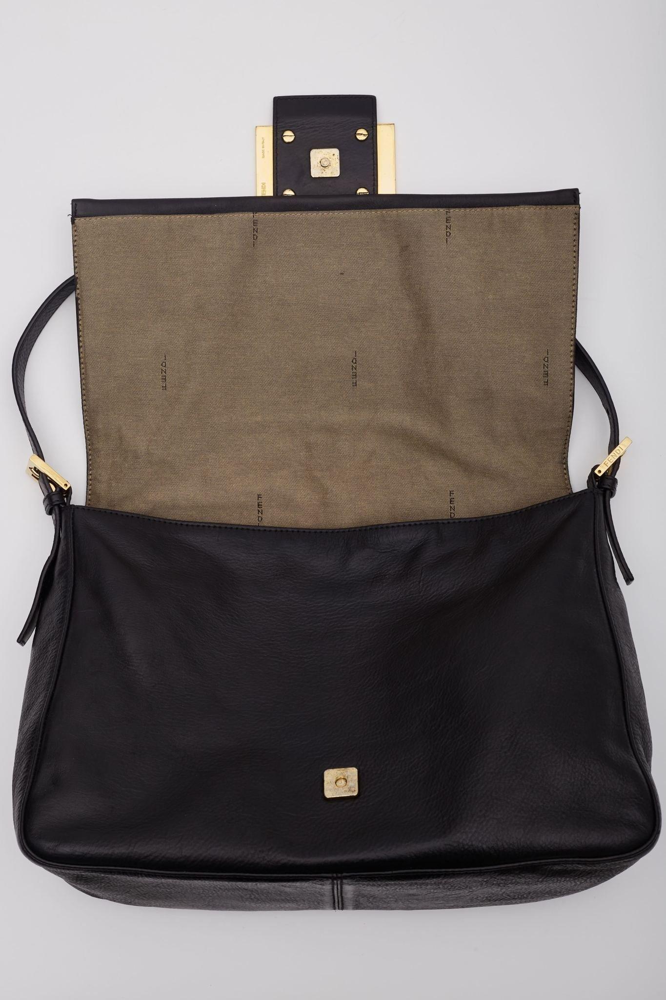 Baguette Fendi en cuir noir Big Forever Mama 5