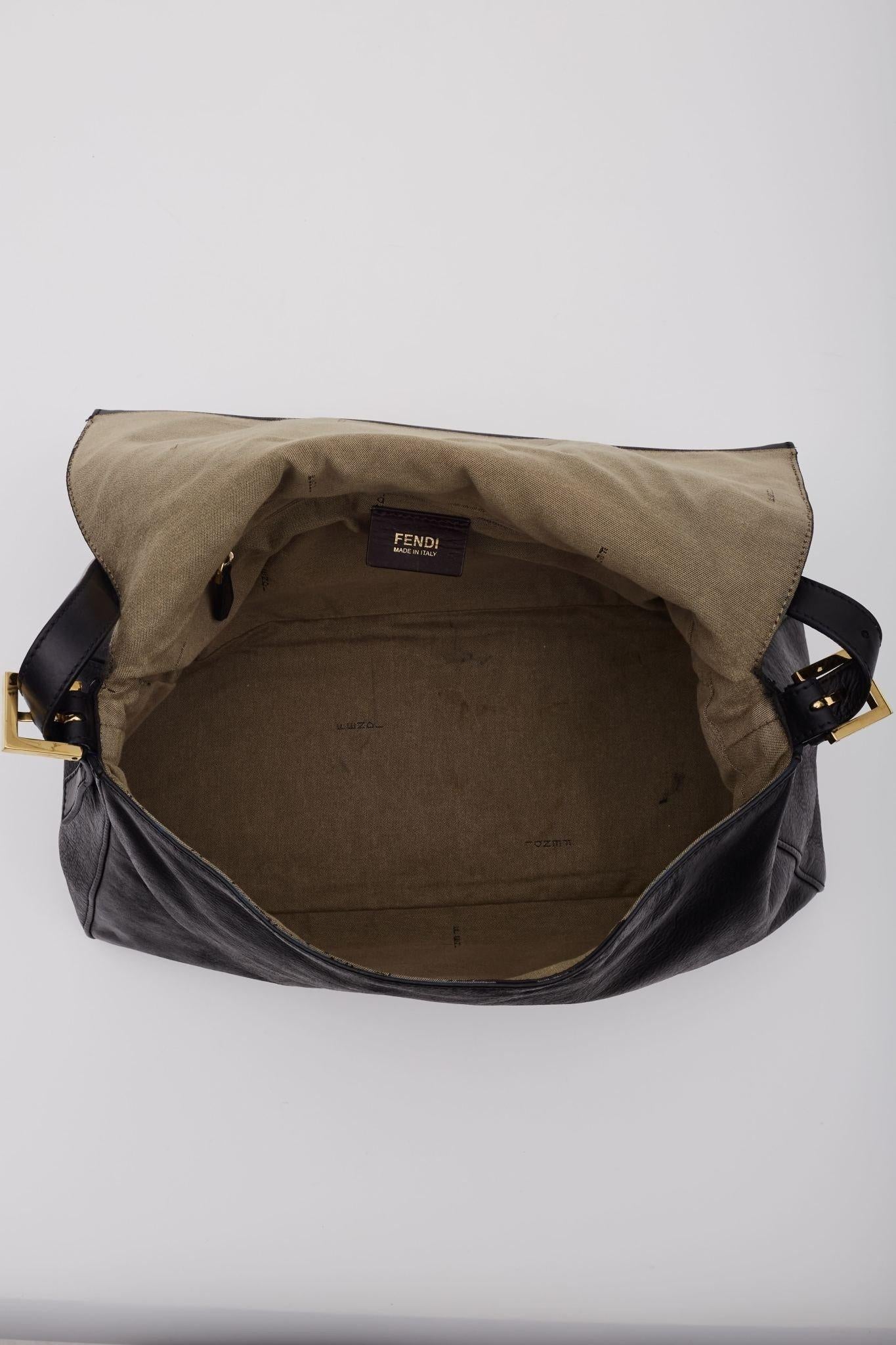 Baguette Fendi en cuir noir Big Forever Mama 6