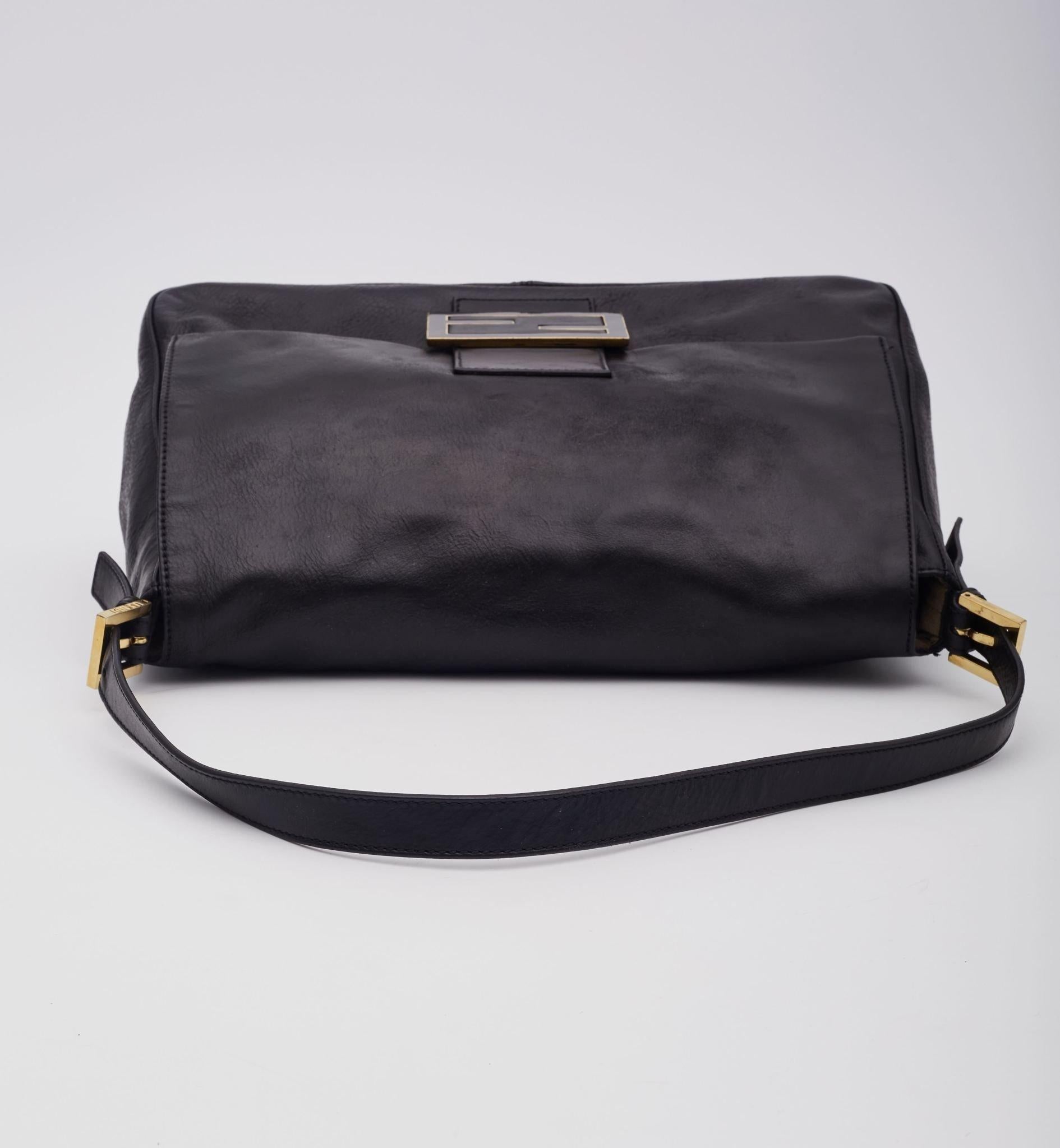 Baguette Fendi en cuir noir Big Forever Mama 3