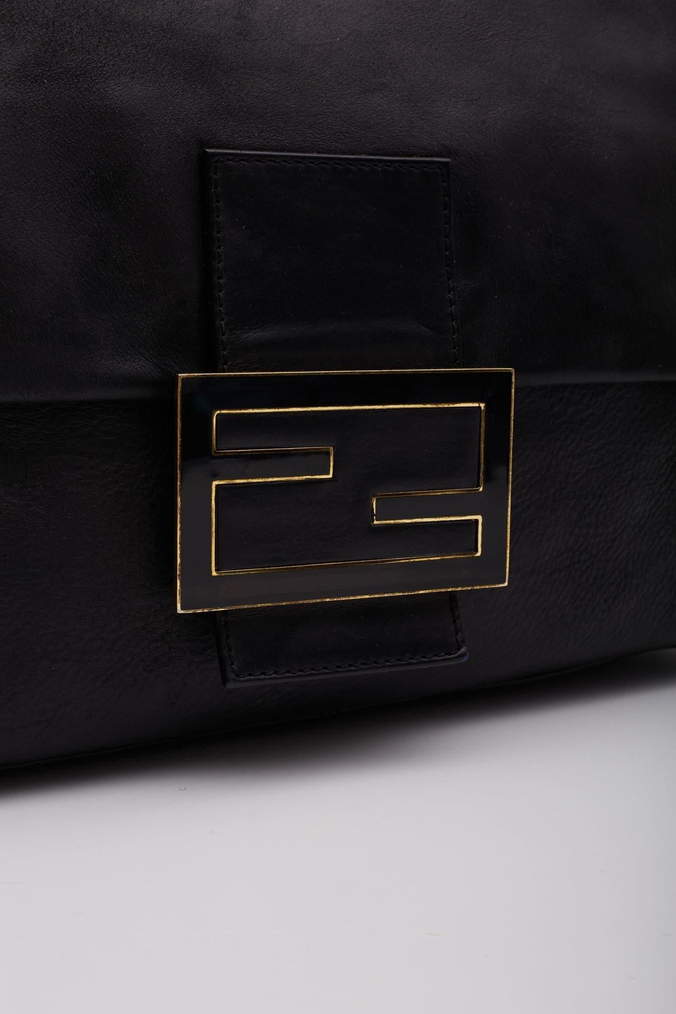 Baguette Fendi en cuir noir Big Forever Mama 4