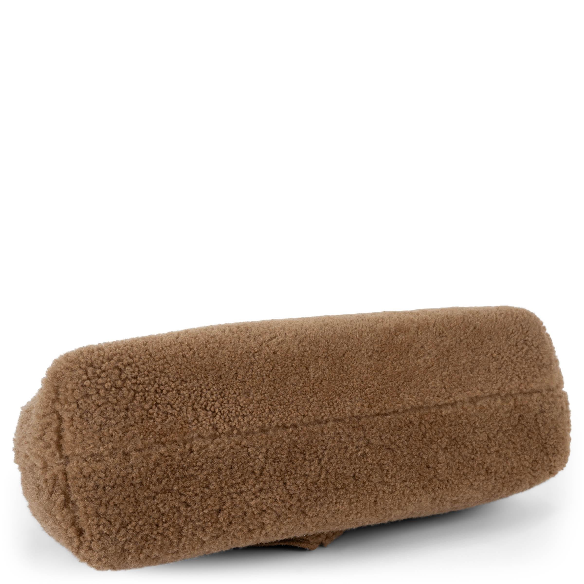 FENDI camelbraun 2021 FRIST MEDIUM SHEARLING Umhängetasche im Zustand „Gut“ im Angebot in Zürich, CH