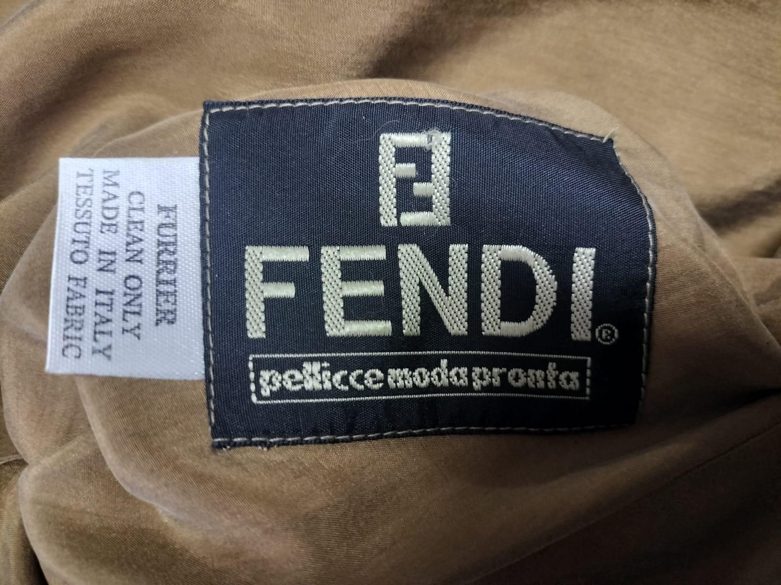 Fendi Cappotto Reversibile in Visone Golden, Nuovo con Cartellino en venta 6