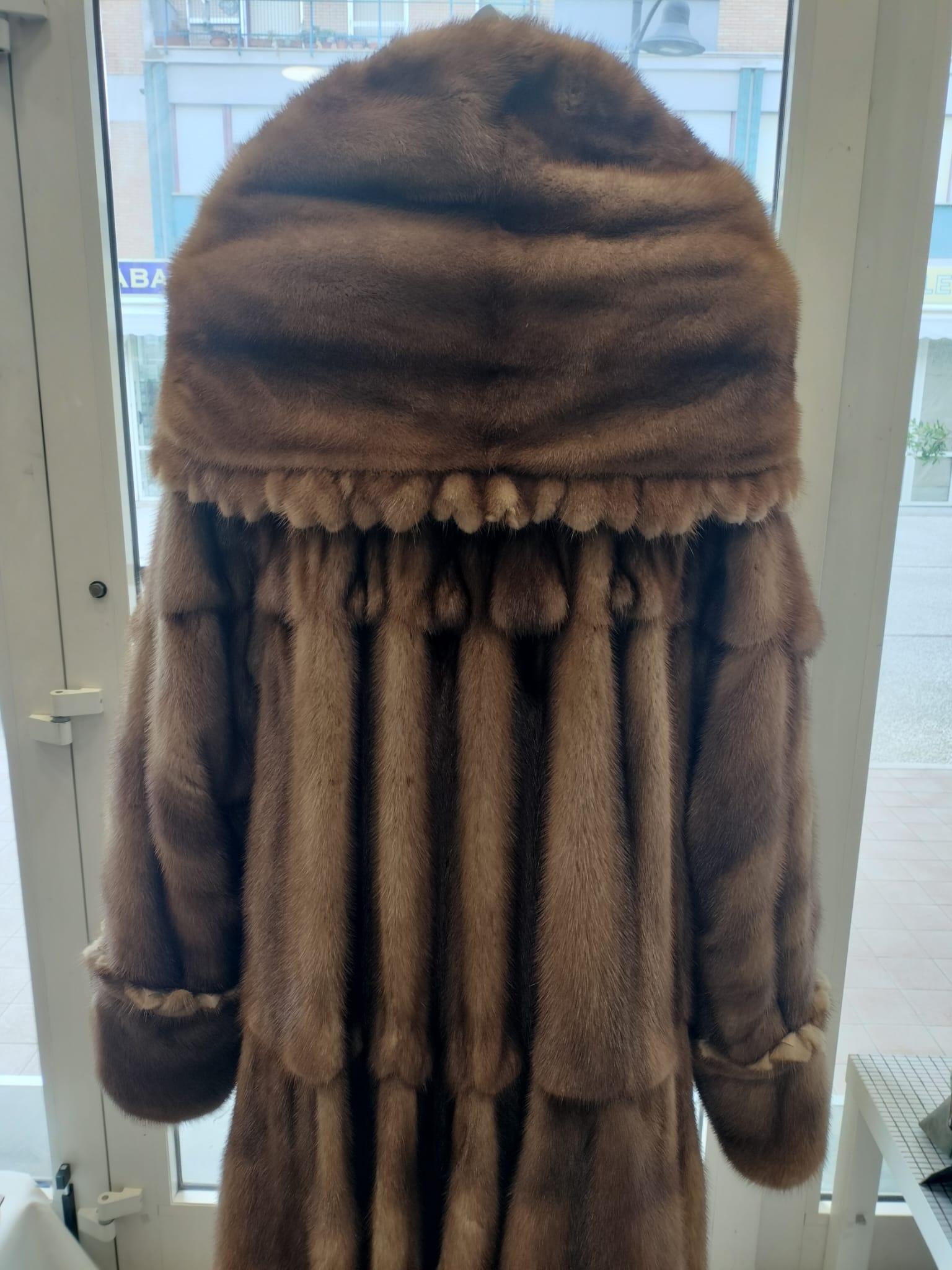 Fendi Cappotto Reversibile in Visone Golden, Nuovo con Cartellino en venta 12