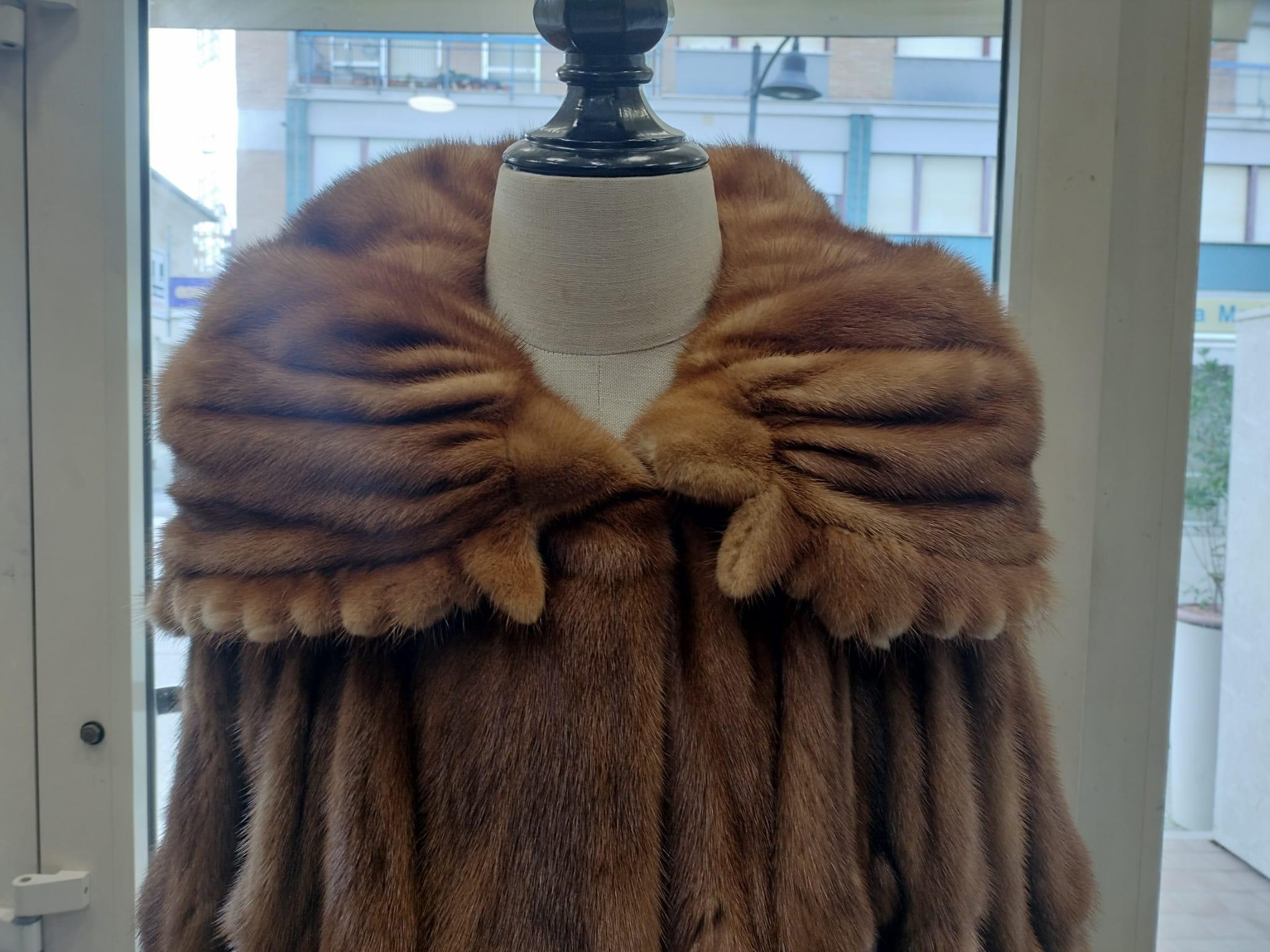 Fendi Cappotto Reversibile in Visone Golden, Nuovo con Cartellino en venta 13