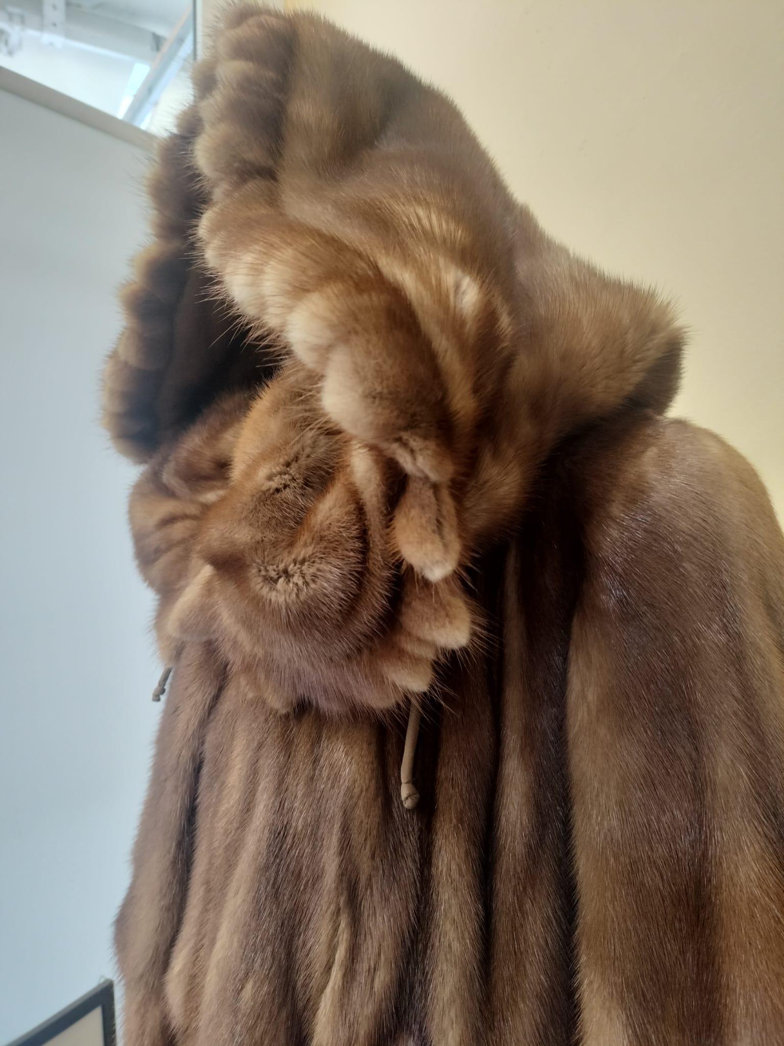 Fendi Cappotto Reversibile in Visone Golden, Nuovo con Cartellino en venta 1