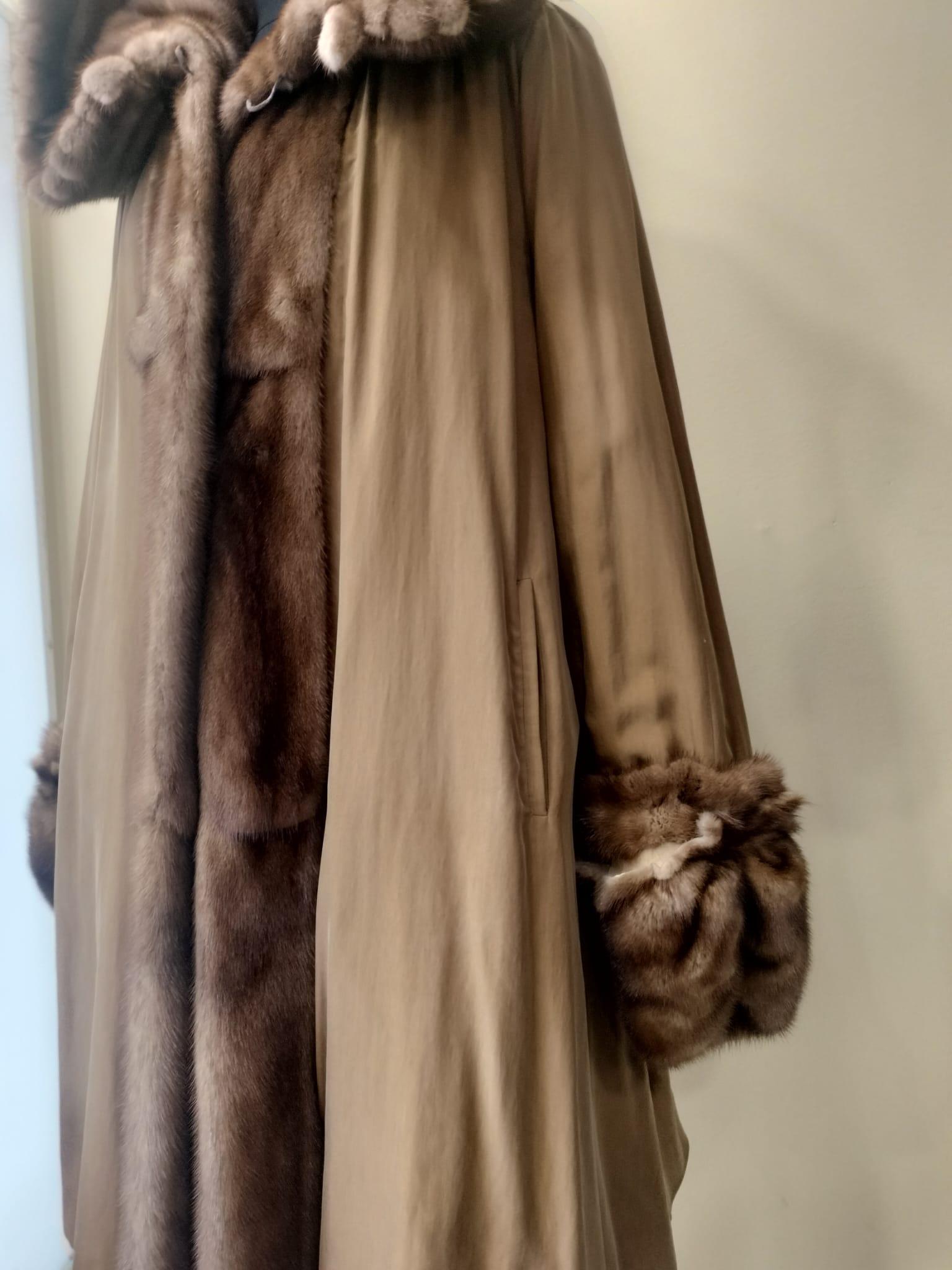 Fendi Cappotto Reversibile in Visone Golden, Nuovo con Cartellino en venta 3