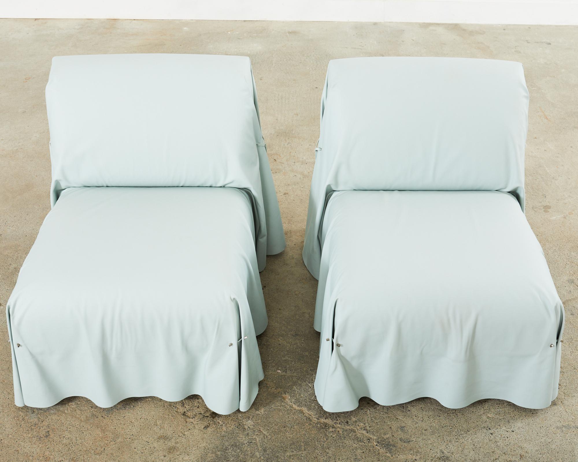 Laiton Ensemble de six chaises longues Tunica en cuir bleu Casa de Fendi  en vente