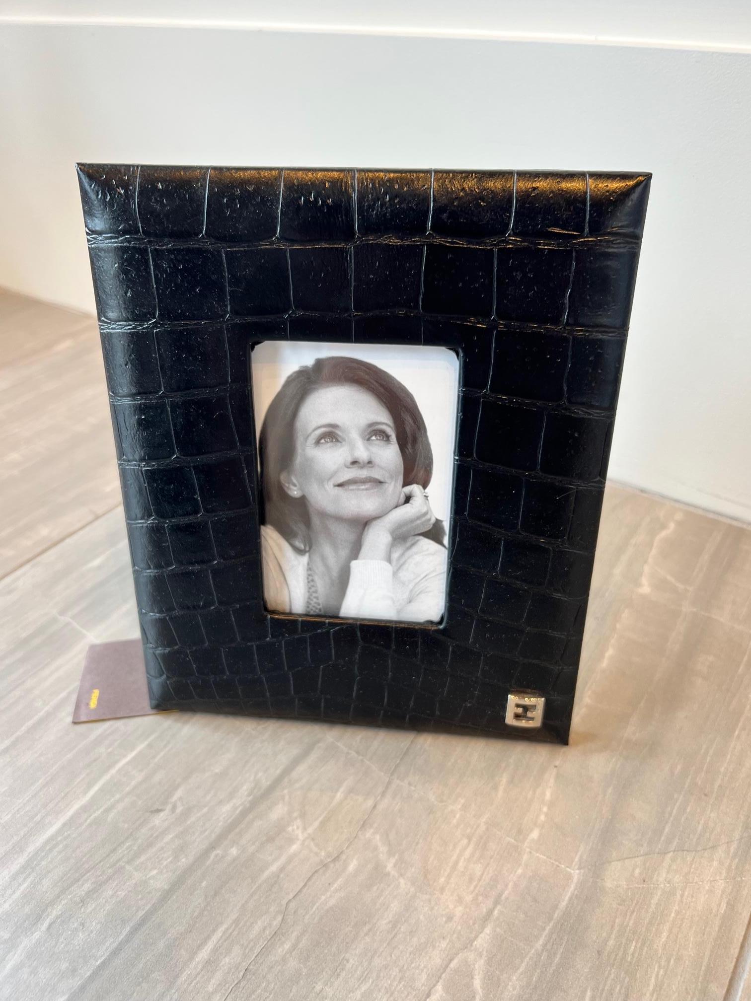 Fendi Casa Schwarzes Fotorahmen aus geprägtem Kroko-Leder mit Prägung im Angebot 2