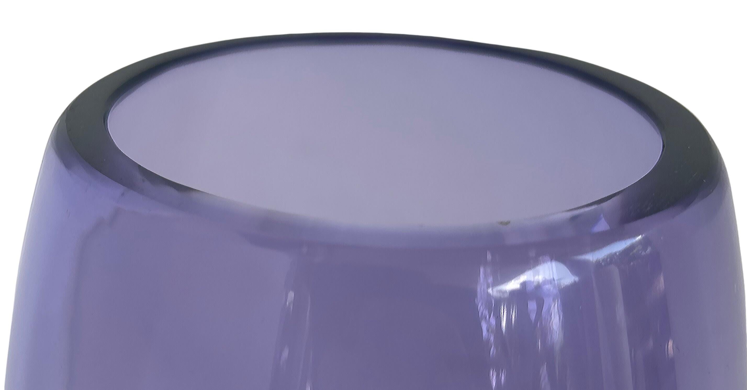 Fendi Casa Hand-blown Vetri Glass Artístico Murano Vase, Amethyst Faceted Cut In Good Condition For Sale In Miami, FL