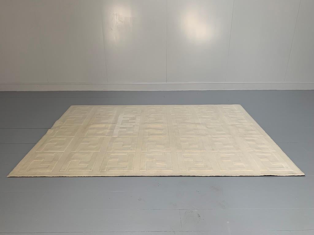 Hello Friends, and welcome to another unmissable offering from Lord Browns Furniture, the UK’s premier resource for fine Sofas and Chairs.
 
Not our usual-bag i will admit but, on offer on this occasion is a huge, superb, lightly-used,