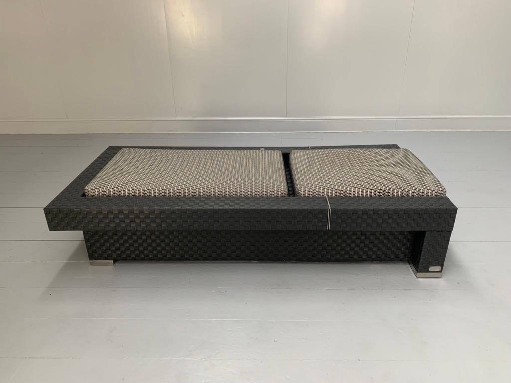 Muebles de exterior Fendi Casa - Sofá, sillón, tumbona y mesa grande en venta 1