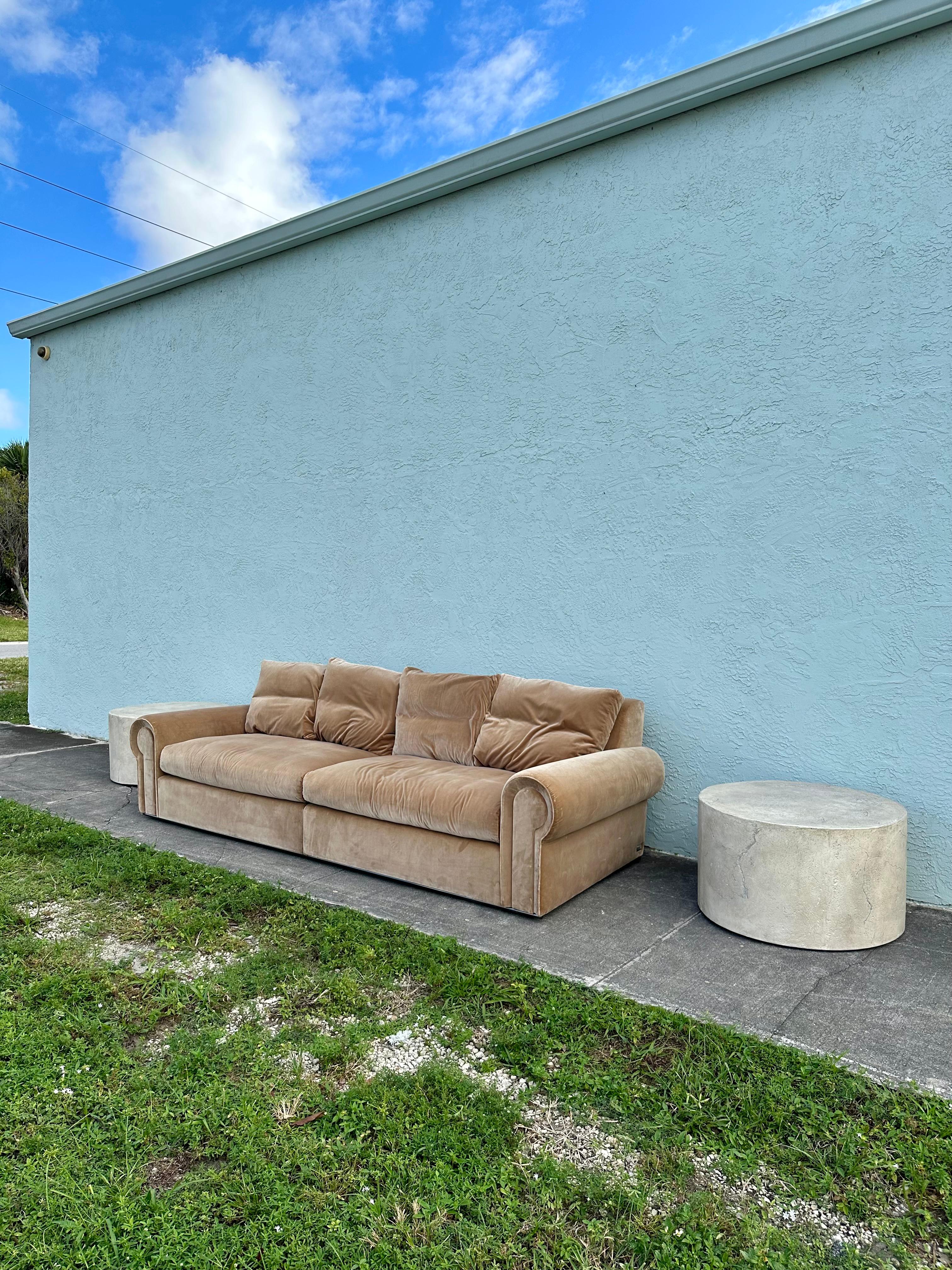 Fendi Casa Sofá Modular Abatible de Terciopelo Tan Camel en Bueno estado para la venta en Fort Lauderdale, FL