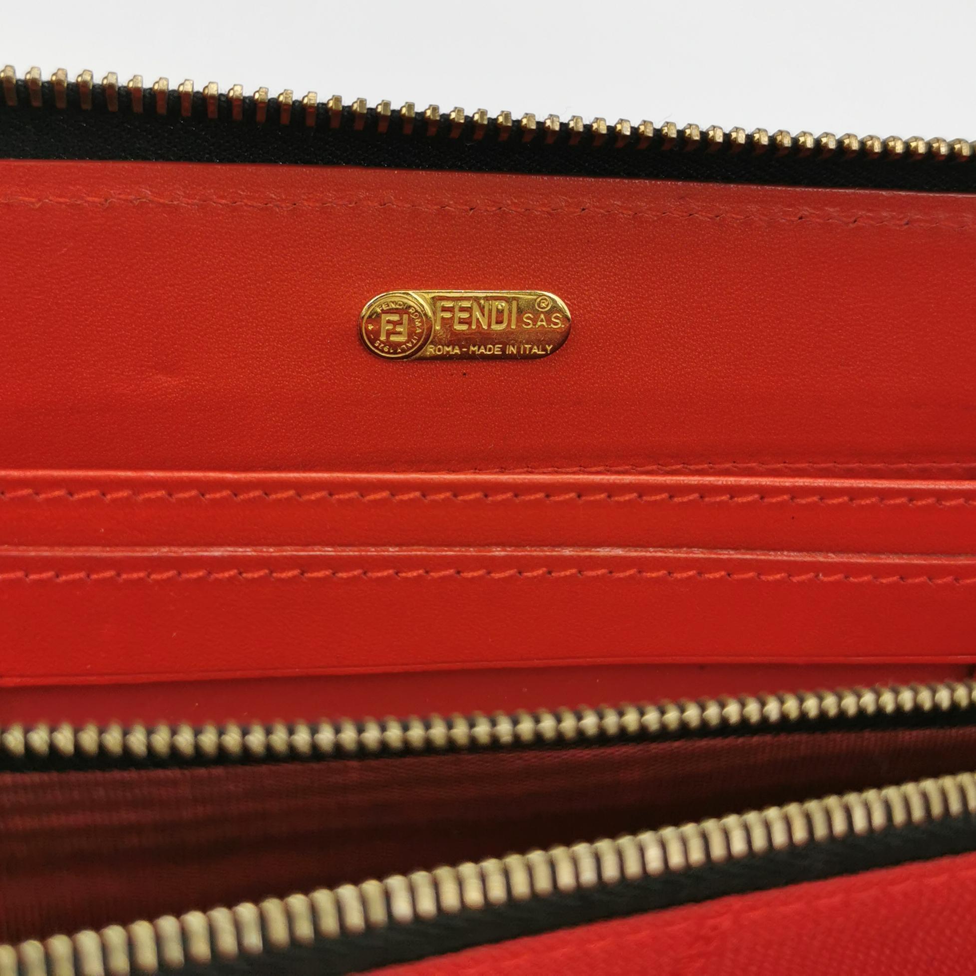 Pochette Fendi in denim con stampa leopardo e manici in pelle rossa 5