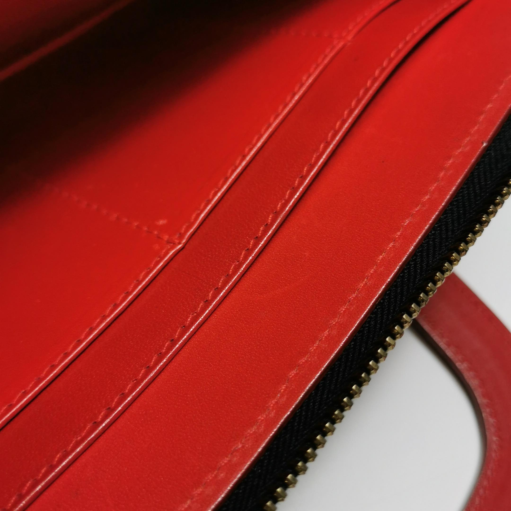 Pochette Fendi in denim con stampa leopardo e manici in pelle rossa 4