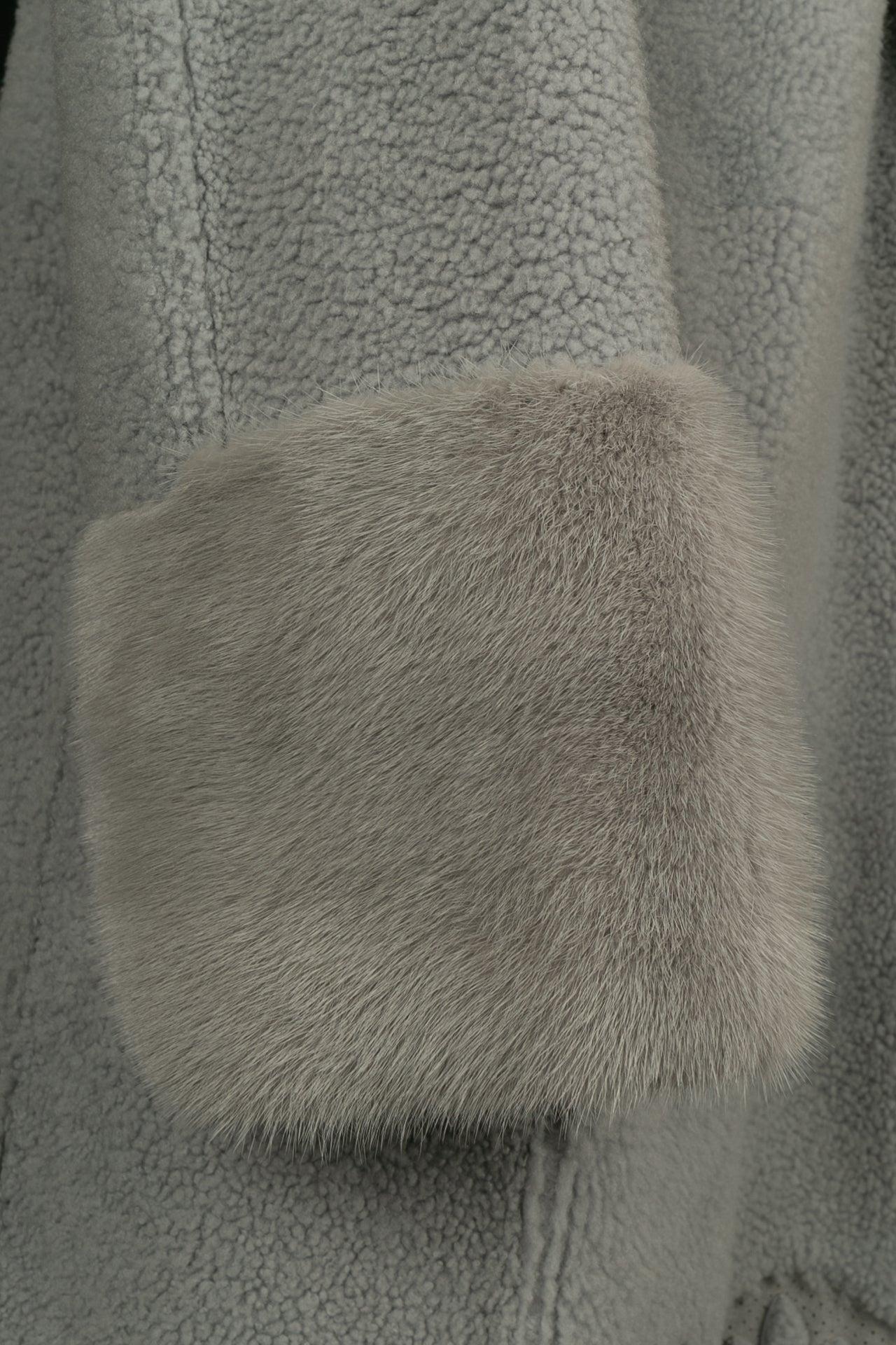 Fendi Coat, Size 42FR For Sale 5