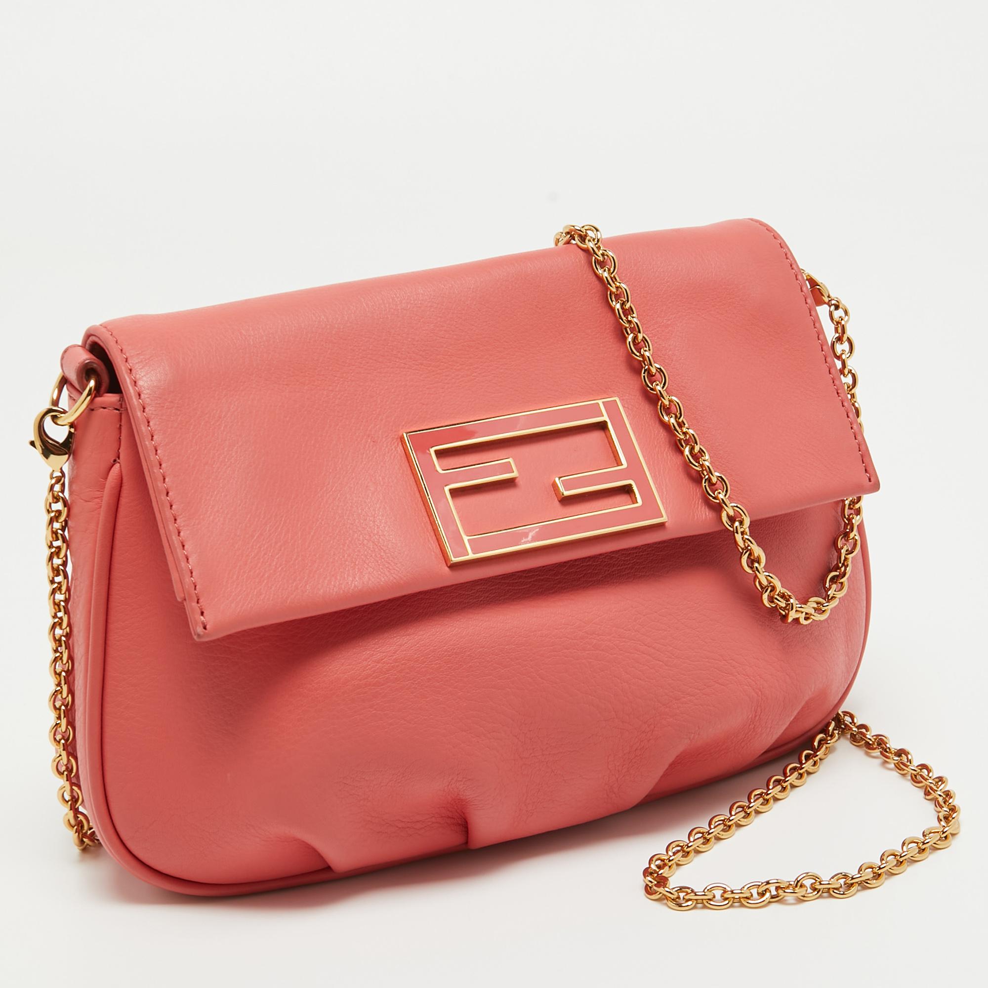 Fendi Coral Pink Leather Fendista Chain Bag In Good Condition In Dubai, Al Qouz 2