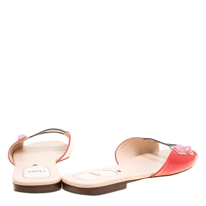 Fendi Coral Red Open Toe Flat Slides Size 38.5 In Good Condition In Dubai, Al Qouz 2