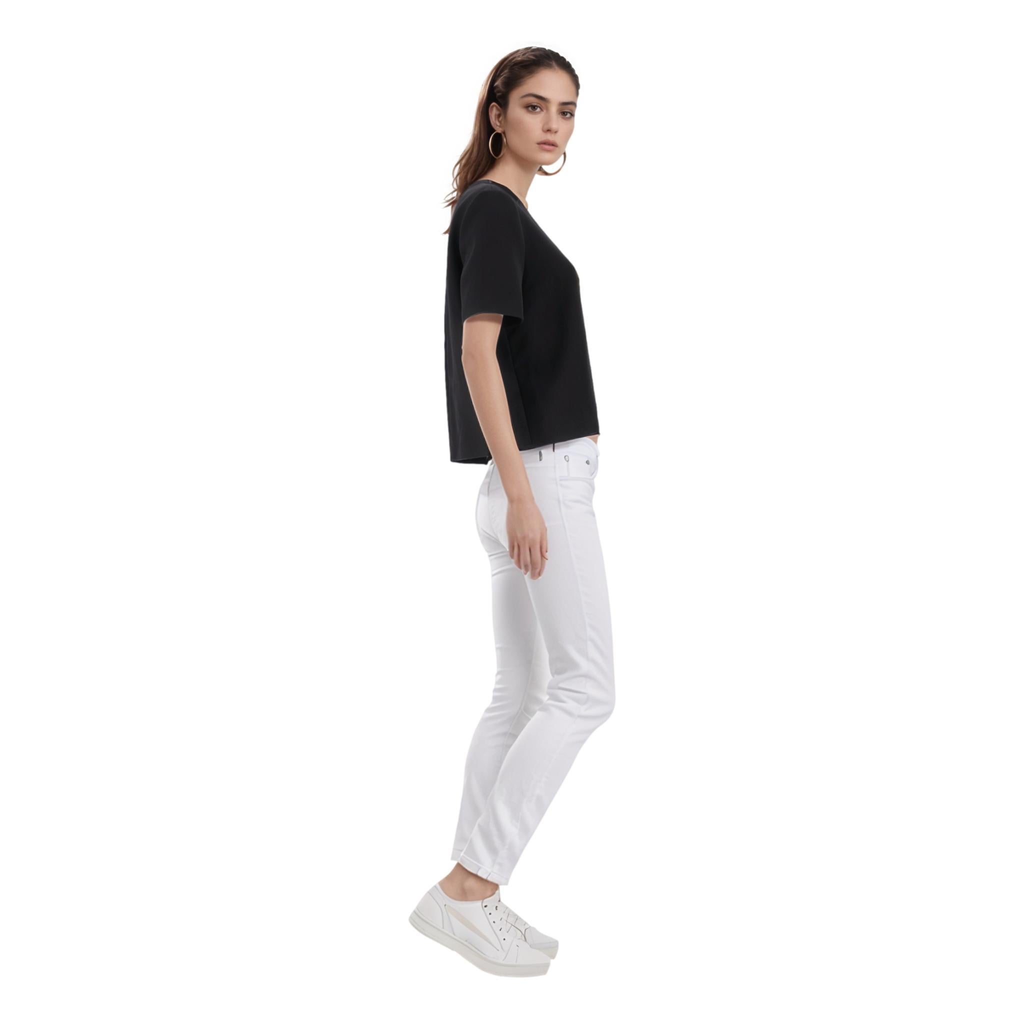 Nero Top in cotone Fendi con dettaglio occhi a pompon in vendita