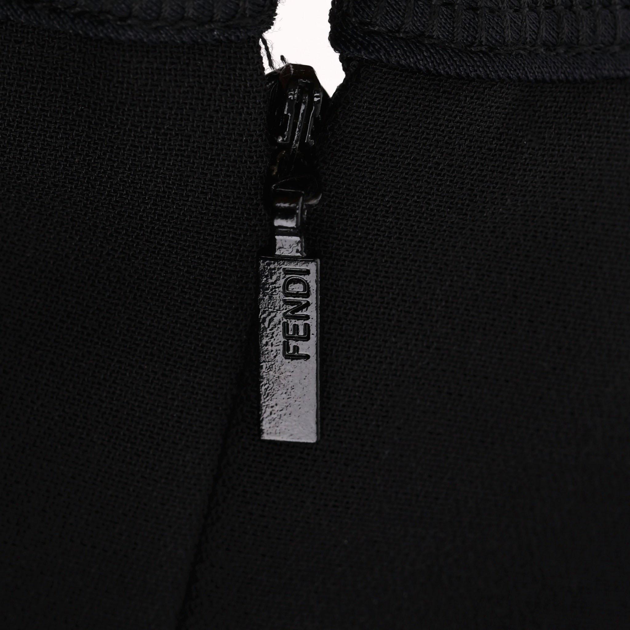 Top in cotone Fendi con dettaglio occhi a pompon in vendita 1