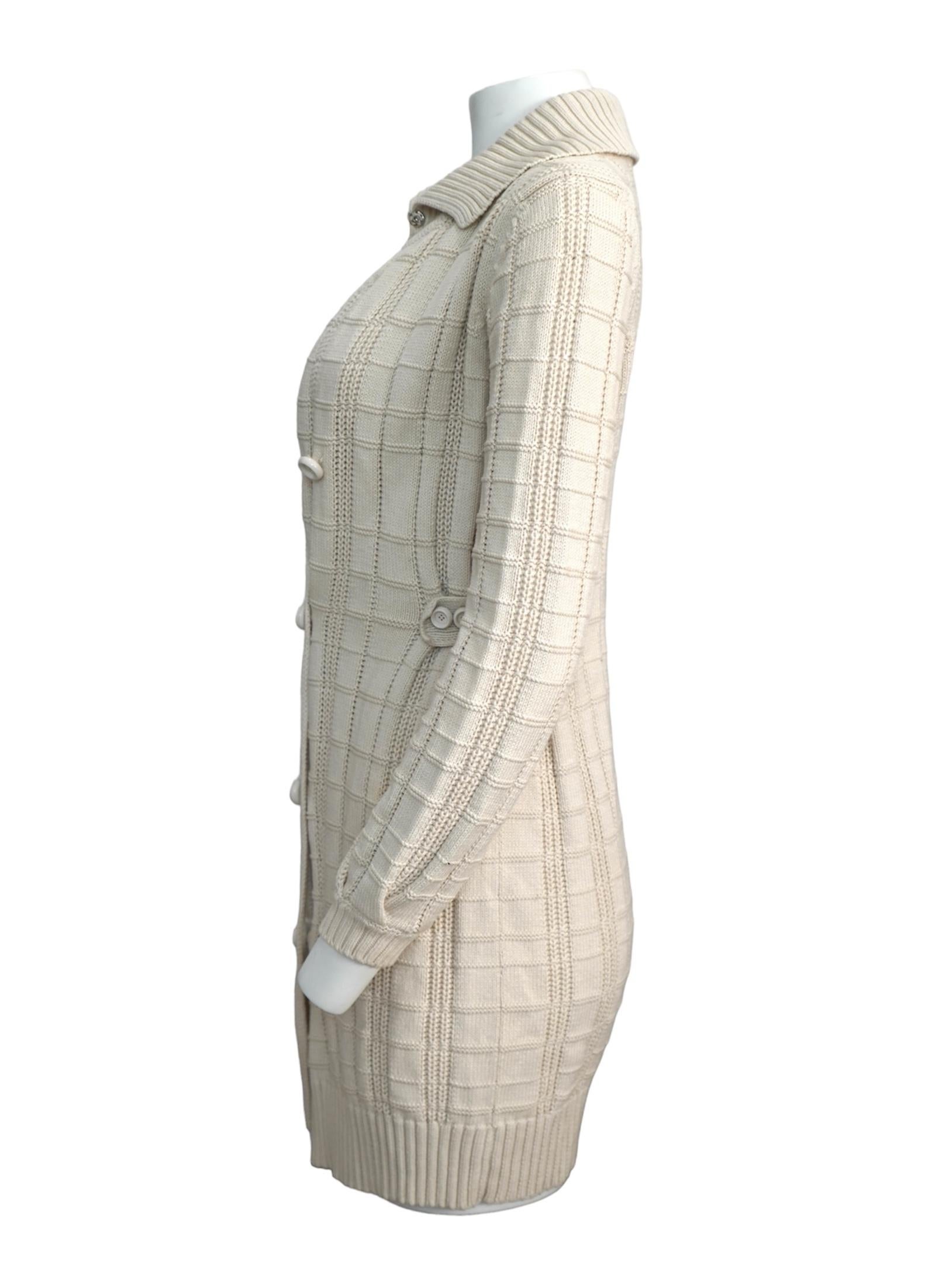 Fendi cream cardigan sweater sz 38
Long Sleeve 
Length: 33”
4 button closure
Cinched waist button detail
Great condition


