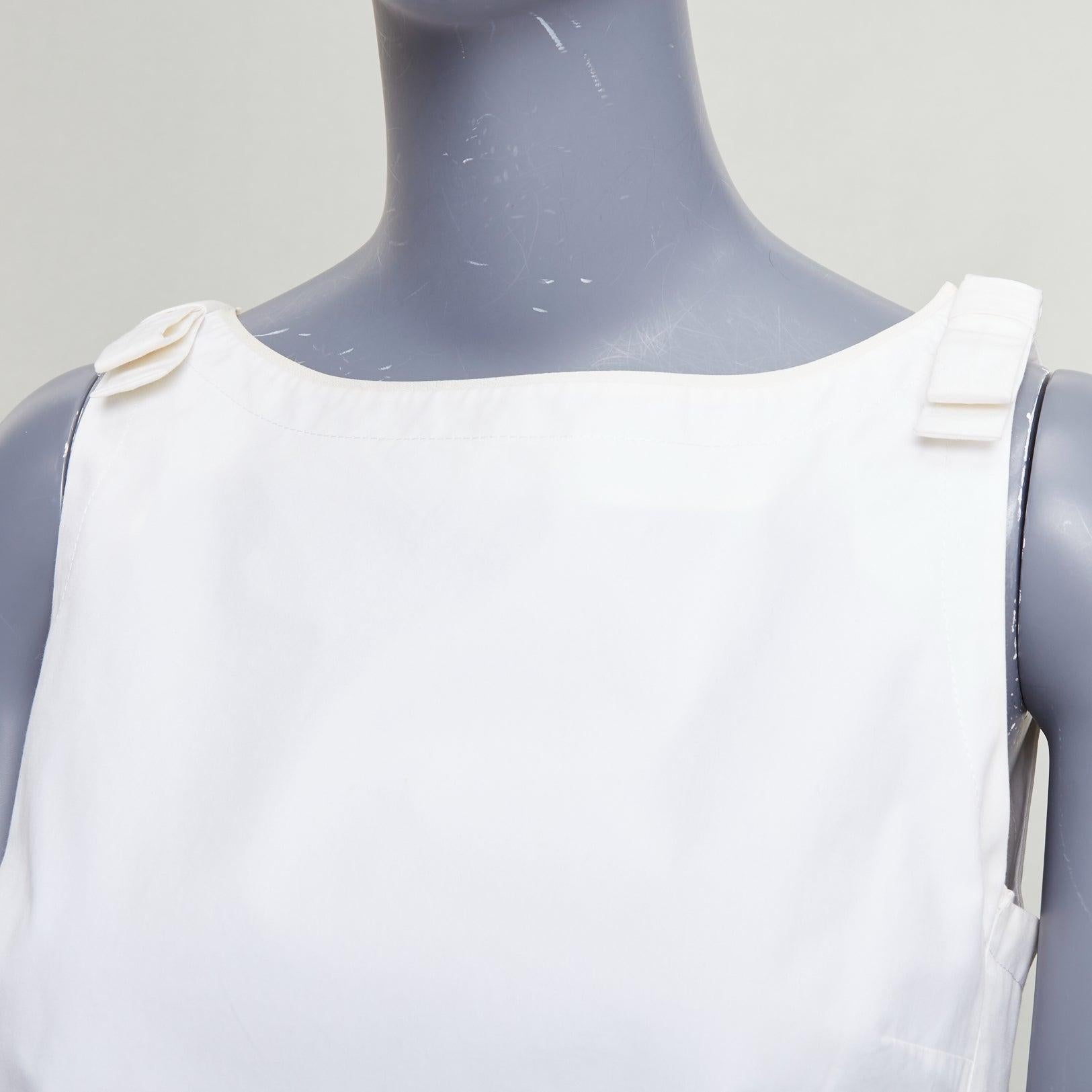 FENDI - Top évasé à encolure carrée en coton crème avec nœud aux épaules IT36 XXS
Référence : LNKO/A02534
Marque : Fendi
Matériau : Coton
Couleur : Crème
Motif : Solide
Fermeture : Slip On
Détails supplémentaires : Boucles aux épaules.
Fabriqué en :