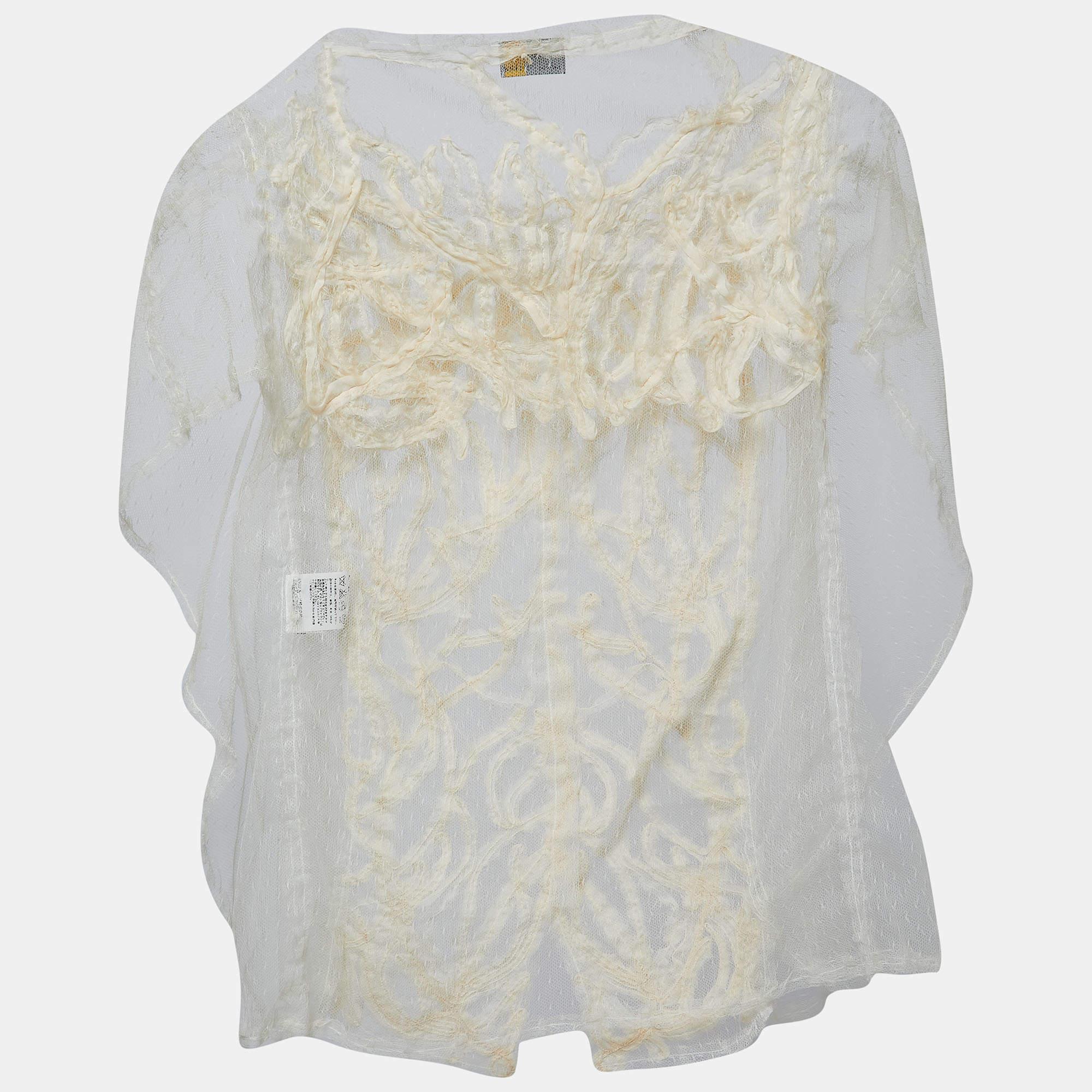 Careful tailoring, quality materials, and elegant cuts make this designer top a piece to cherish! It comes in a classic design to be easy to style.