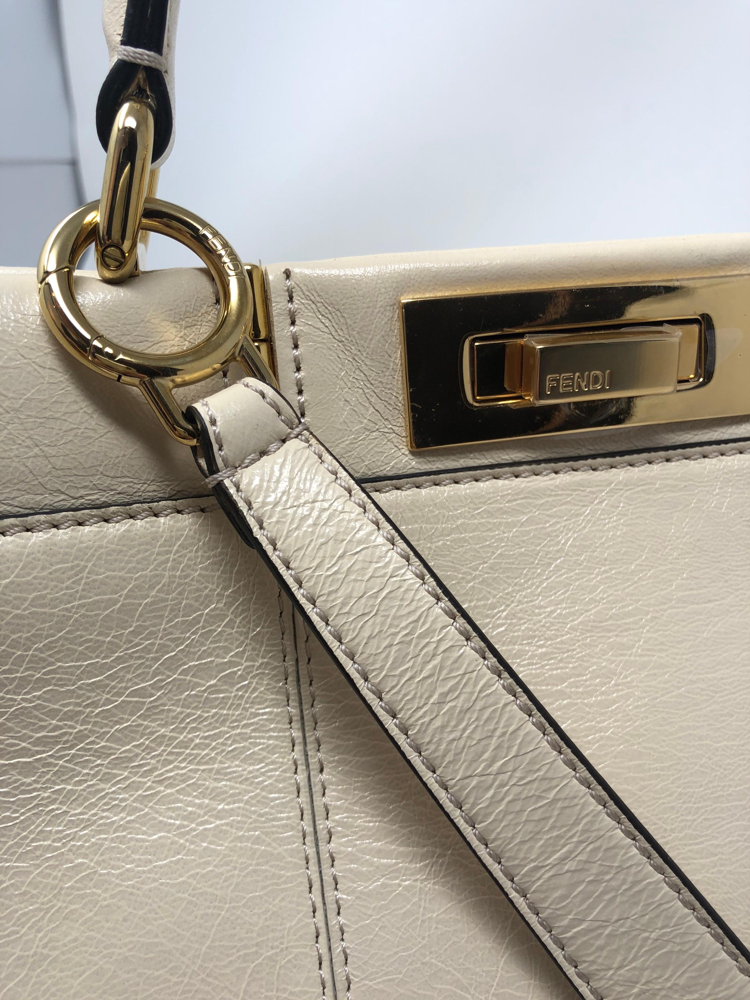 Fendi Creme Peekaboo Tasche für Damen oder Herren