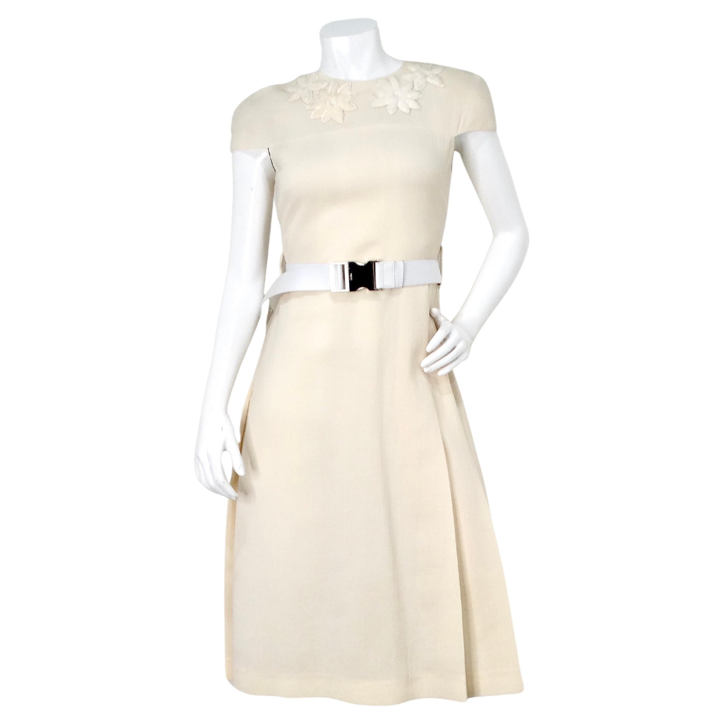 Fendi - Vestito con cintura con fibbia in lana color crema e scollatura con dettagli floreali