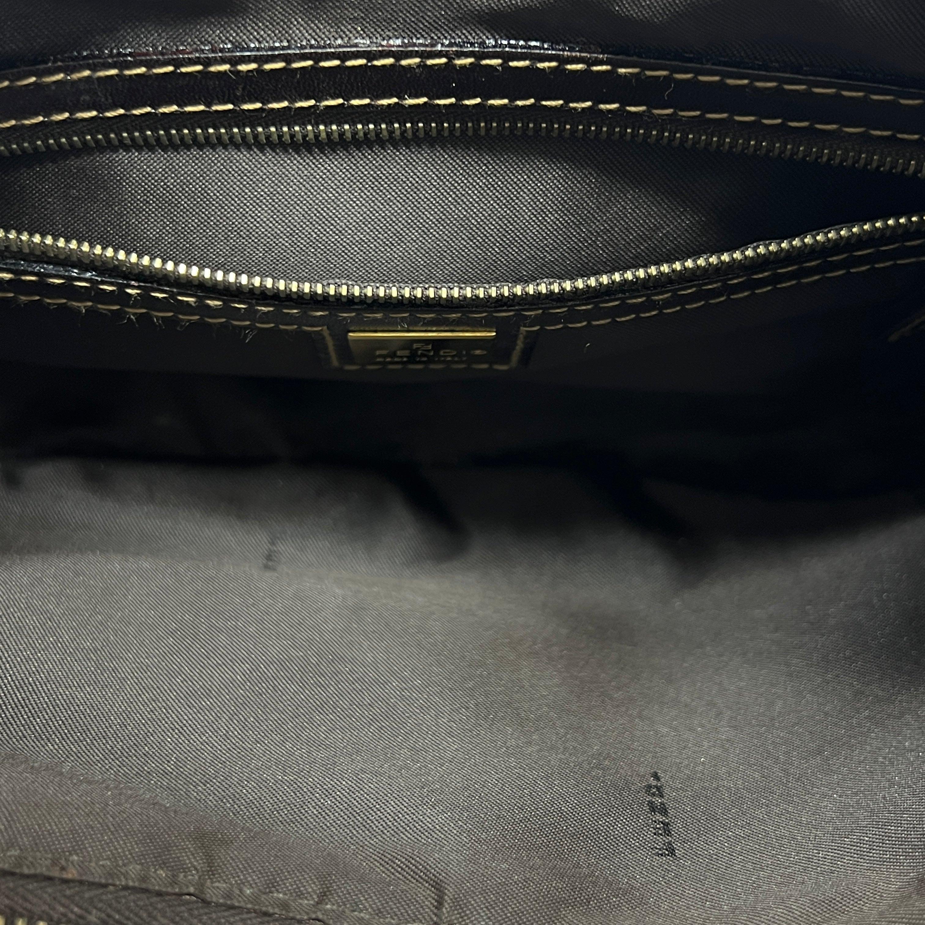 Fendi Croissant Tasche Braun Lack Monogram im Angebot 6