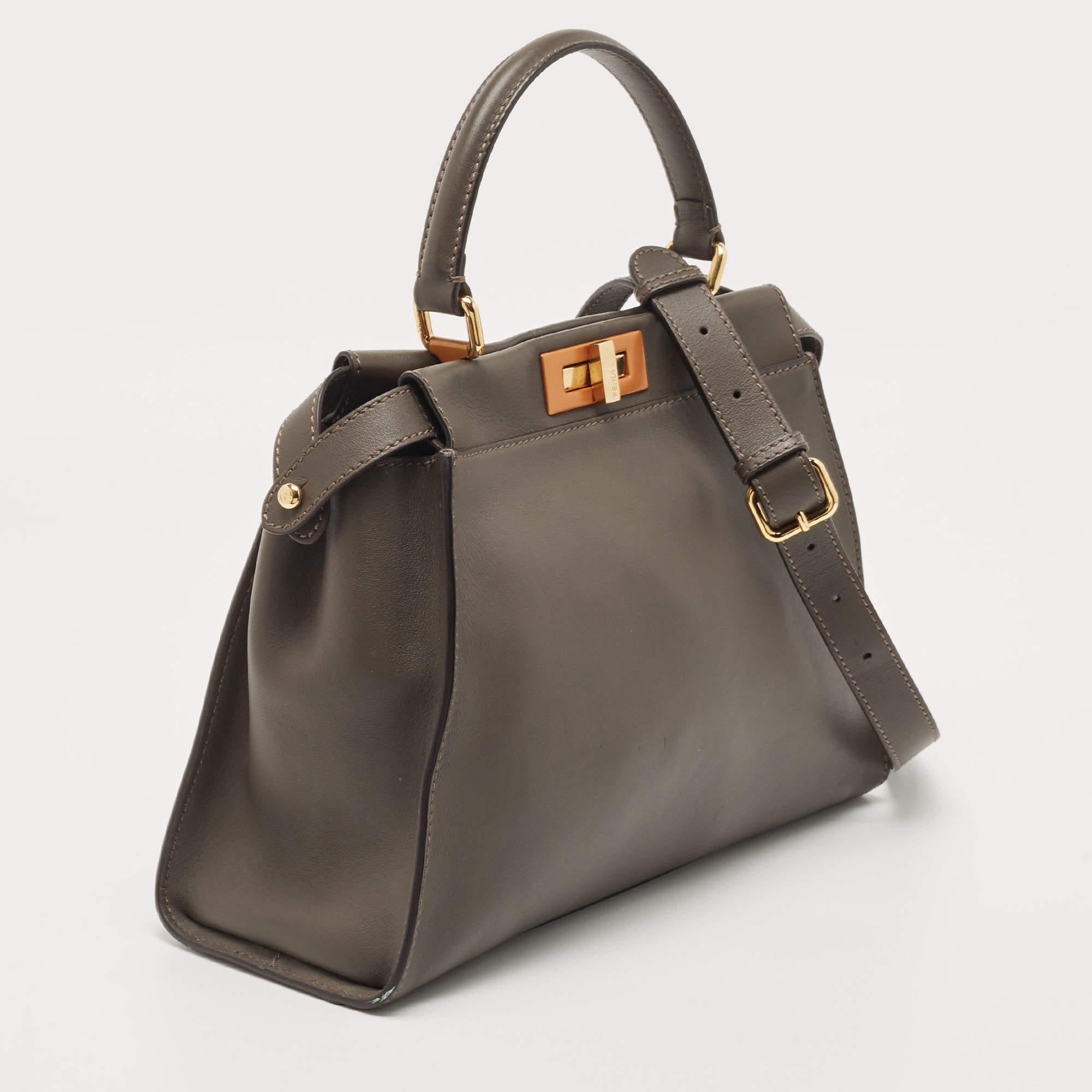 A timeless creation, this bag perfectly balances simplicity with sophistication. It is created from high-quality materials with a top handle to carry it around effortlessly. The perfectly sized interior of this creation will house your belongings in