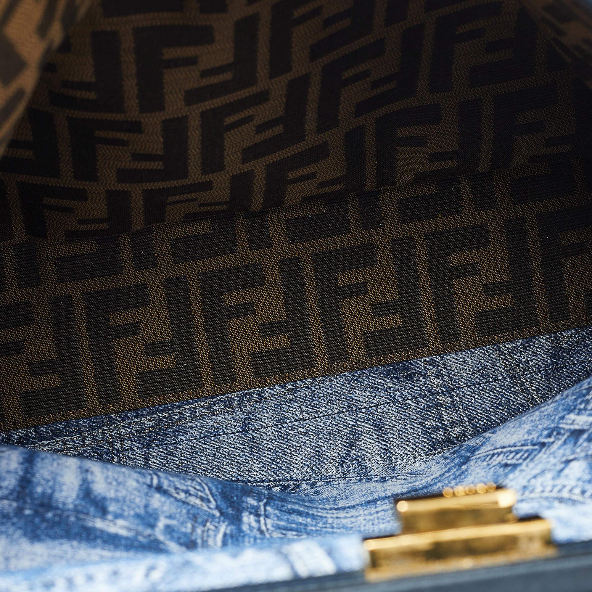 Fendi Dark Blue Leather Large Peekaboo Top Handle Bag In Good Condition For Sale In Dubai, Al Qouz 2