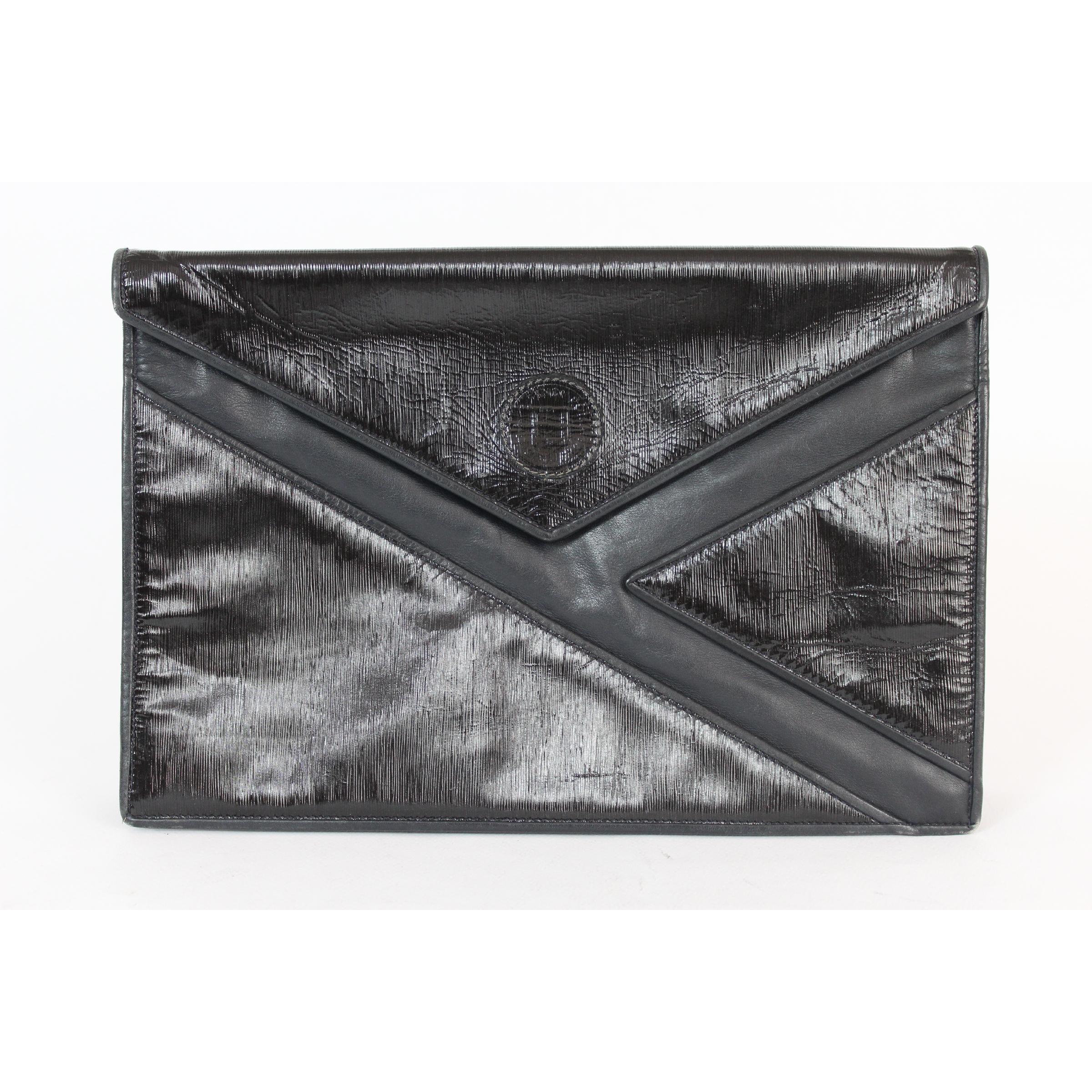 Fendi Dark Blue Patent Leather Clutch Bag 1970s In Excellent Condition In Brindisi, Bt