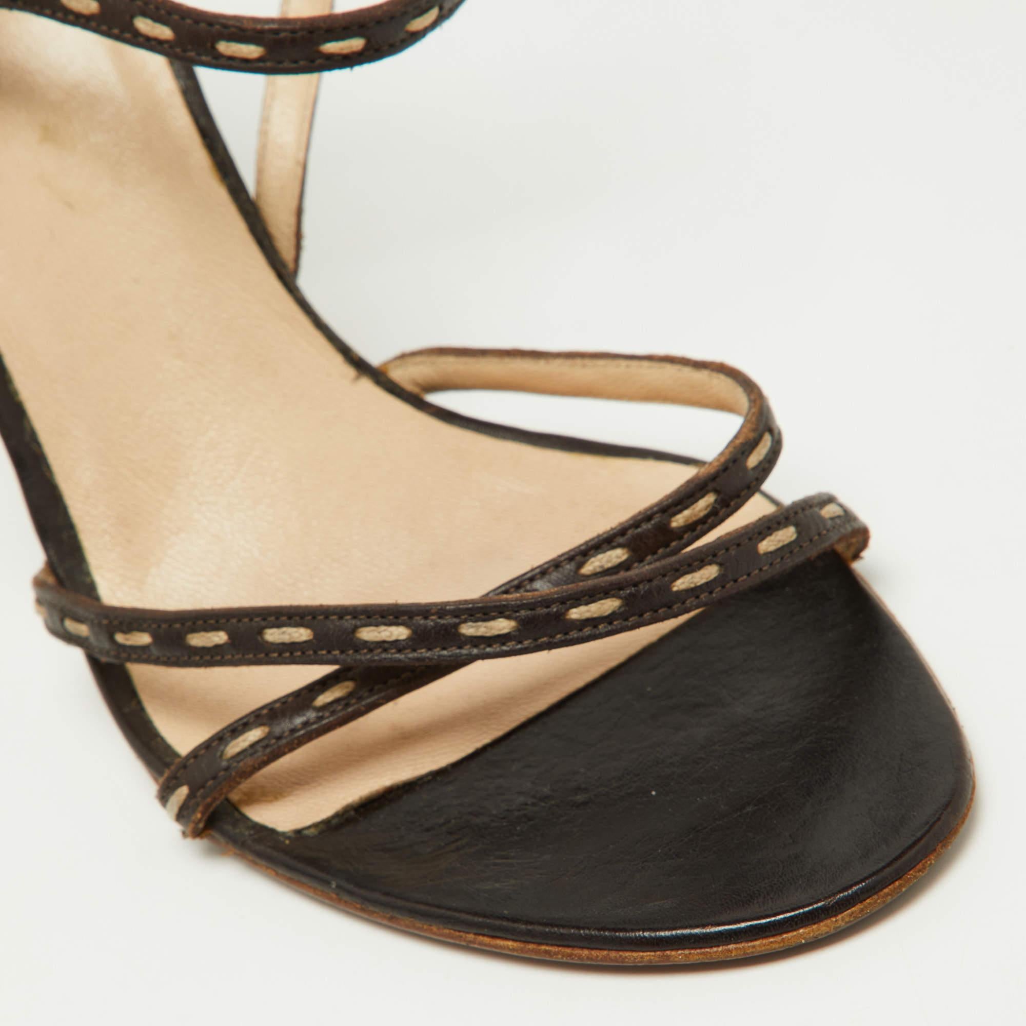 Fendi Dunkelbraun/Creme Stitch Leder Riemchensandalen Größe 37.5 im Angebot 2