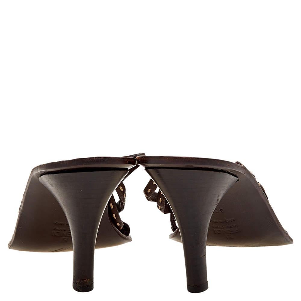 Fendi Dark Brown Leather Strappy Slide Sandals Size 39.5 For Sale 2