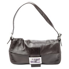 Baguette in marmo marrone scuro Fendi