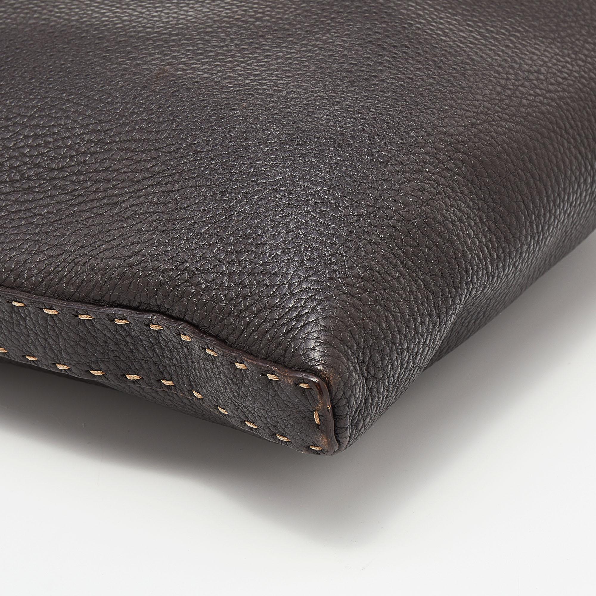 Fendi Dark Brown Selleria Leather Messenger Bag In Good Condition In Dubai, Al Qouz 2
