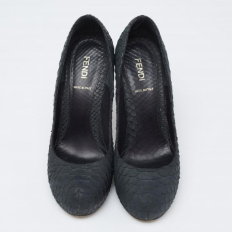 Fendi Dark Green Python Superstar Platform Pumps Size 37.5 In Good Condition For Sale In Dubai, Al Qouz 2
