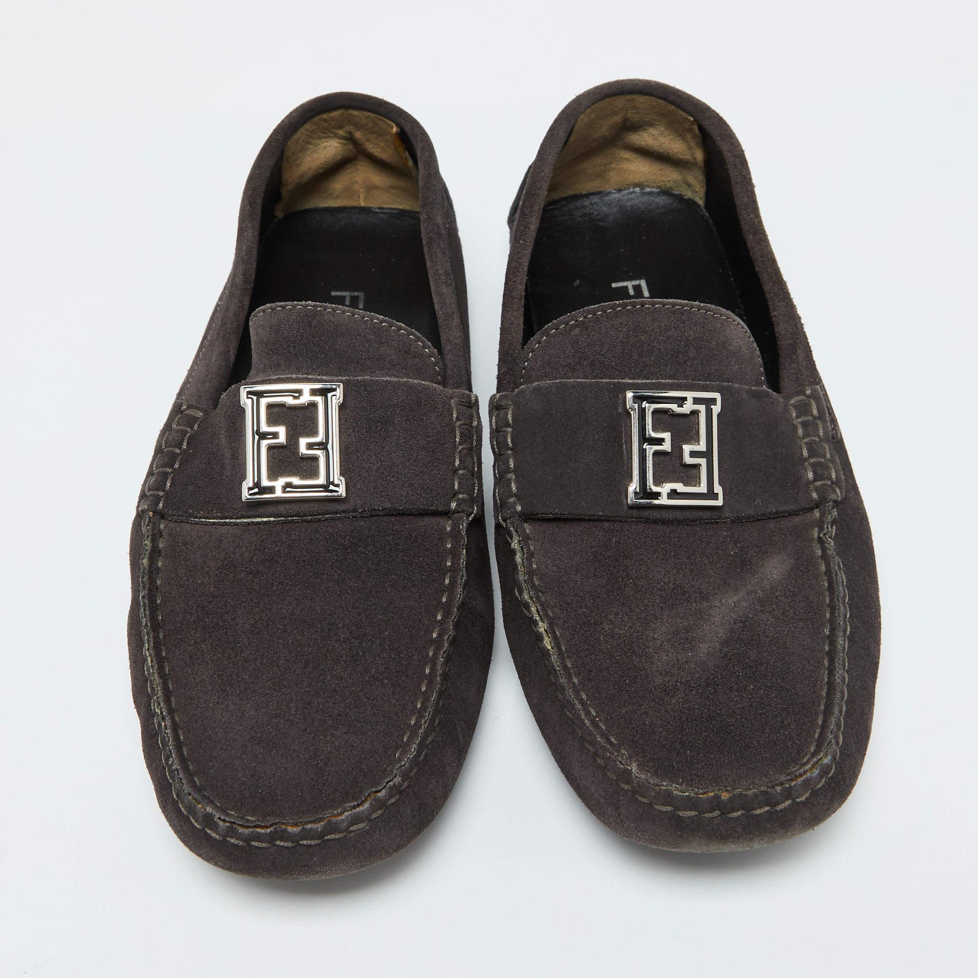 Noir Fendi Mocassins en daim gris foncé Taille 40