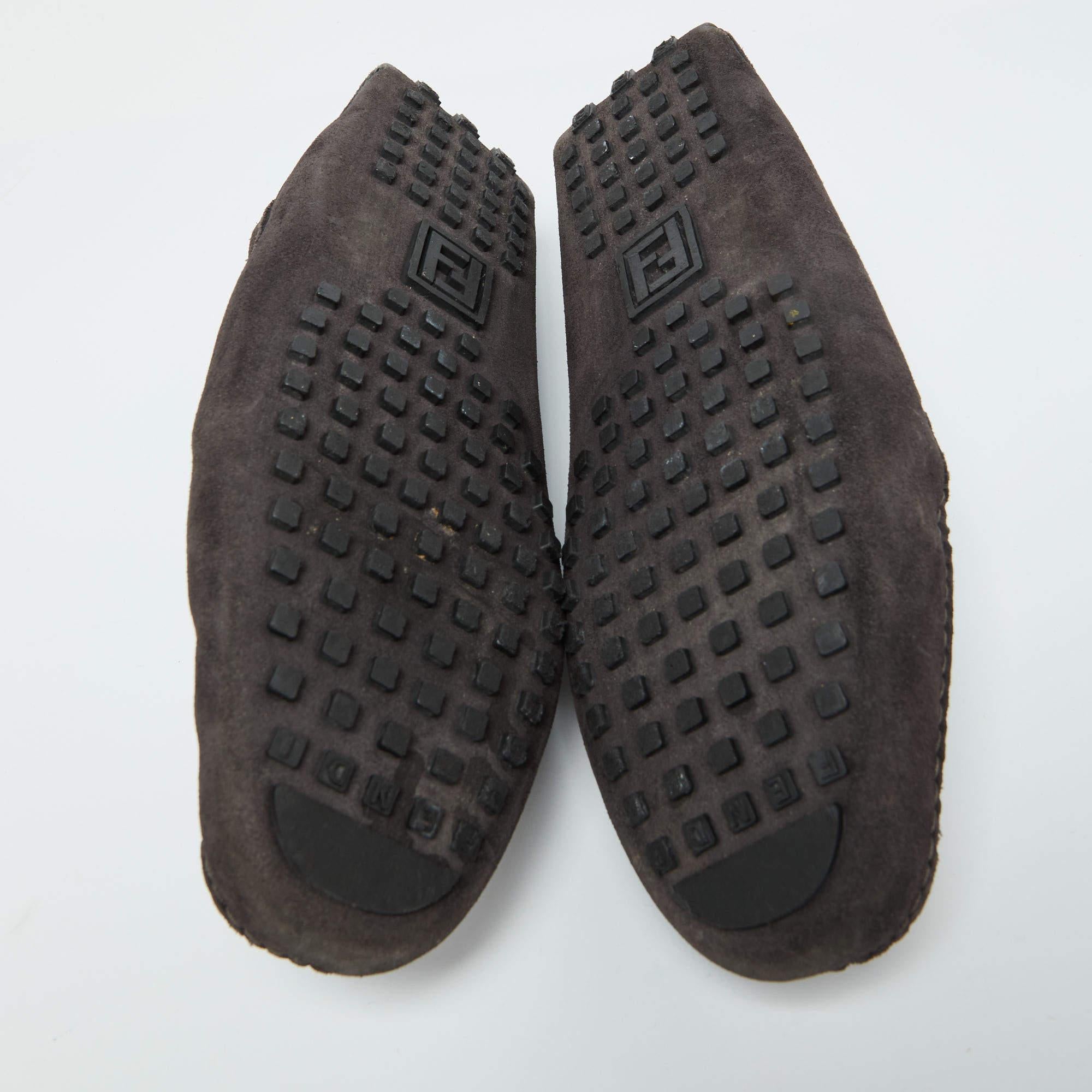 Fendi Mocassins en daim gris foncé Taille 40 1