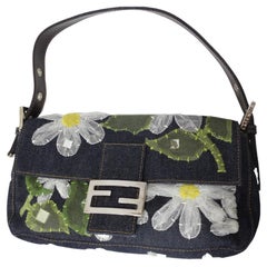 Besticktes Mama Baguette-Blumenmuster aus Denim von Fendi