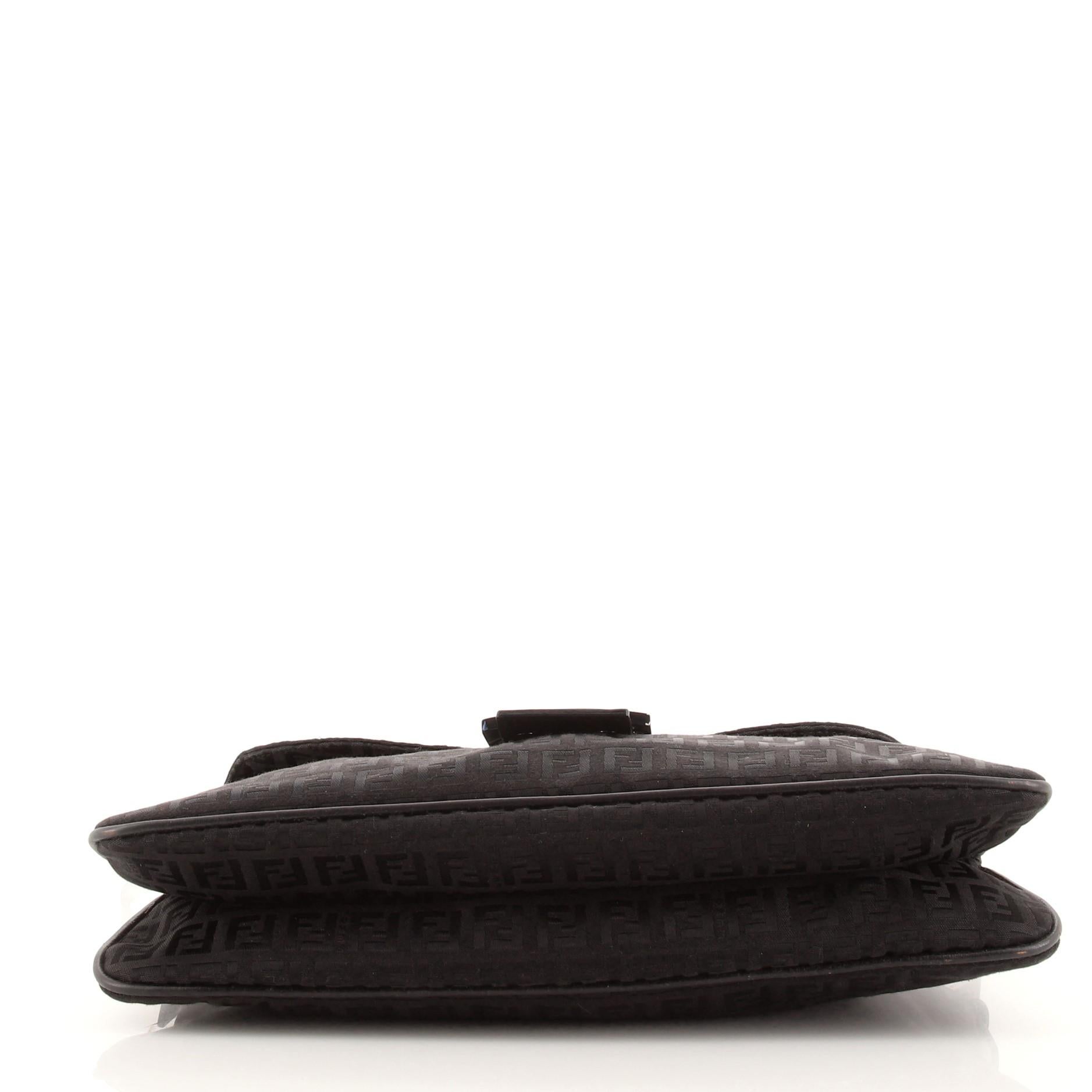 Fendi Tasche mit doppelter Klappe aus Zucchino-Segeltuch Medium im Zustand „Relativ gut“ in NY, NY