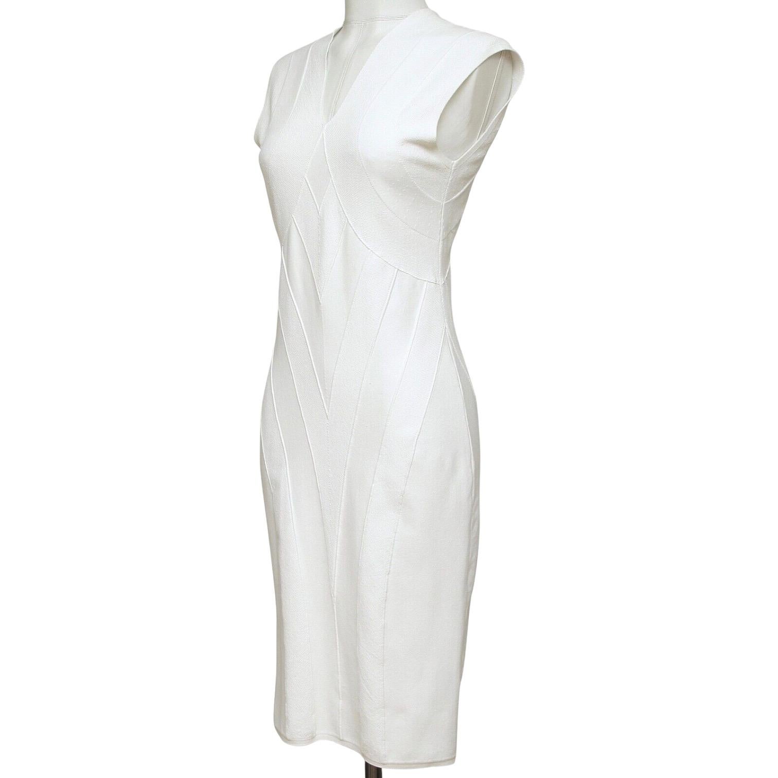 Gray FENDI Dress White Viscose Knit Sleeveless Slip-On V-Neck Sz 40 For Sale