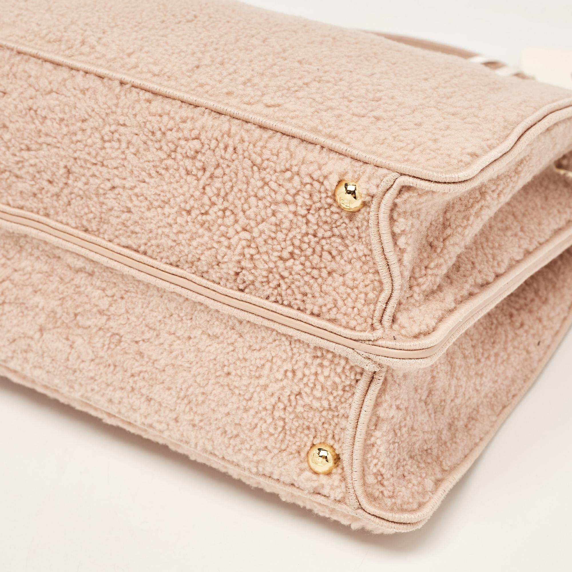 Fendi Dusty Pink Shearling Large Peekaboo ISeeU Top Handle Bag For Sale 7