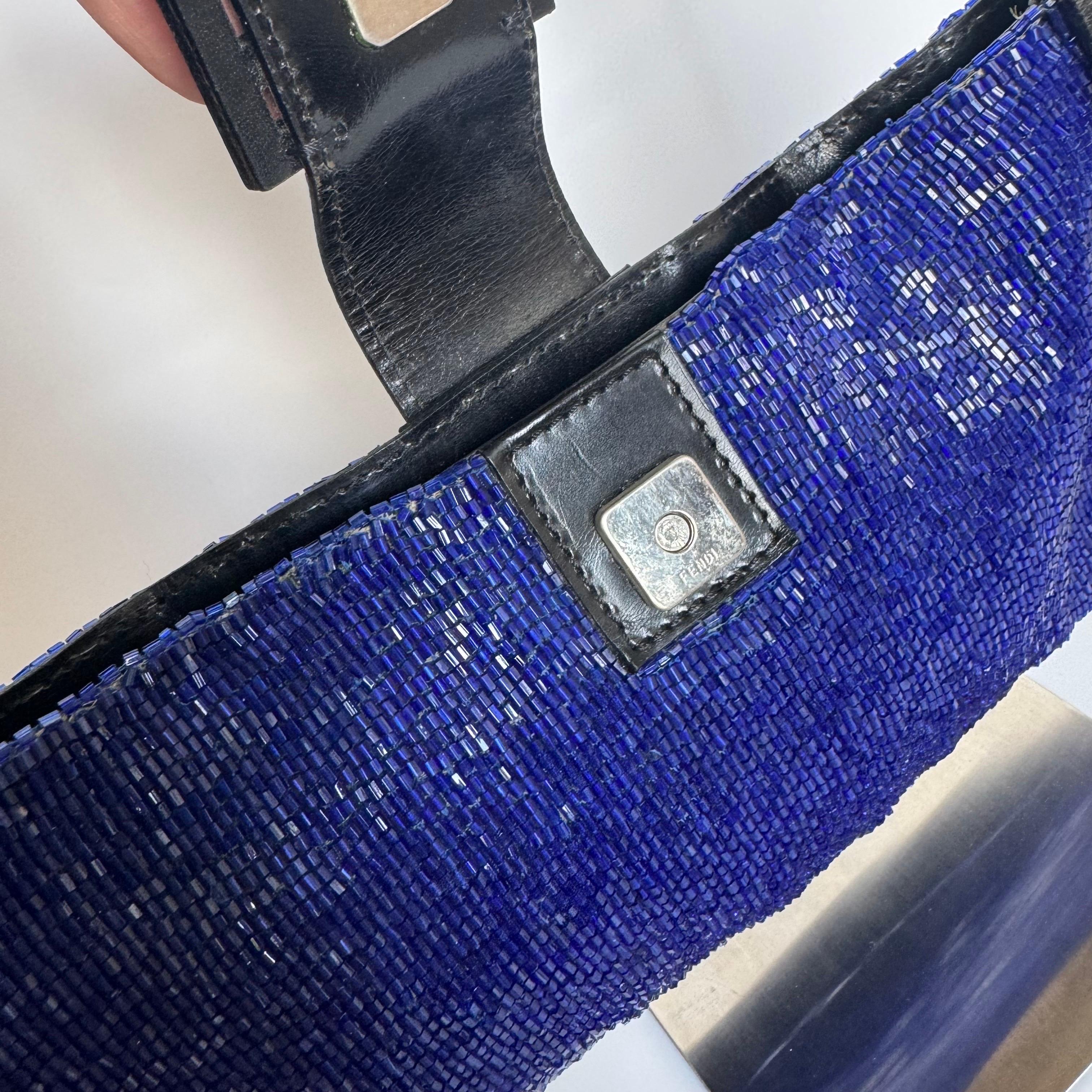 Fendi Electric Blue Beaded Zip Opening Crossbody Bag en vente 7