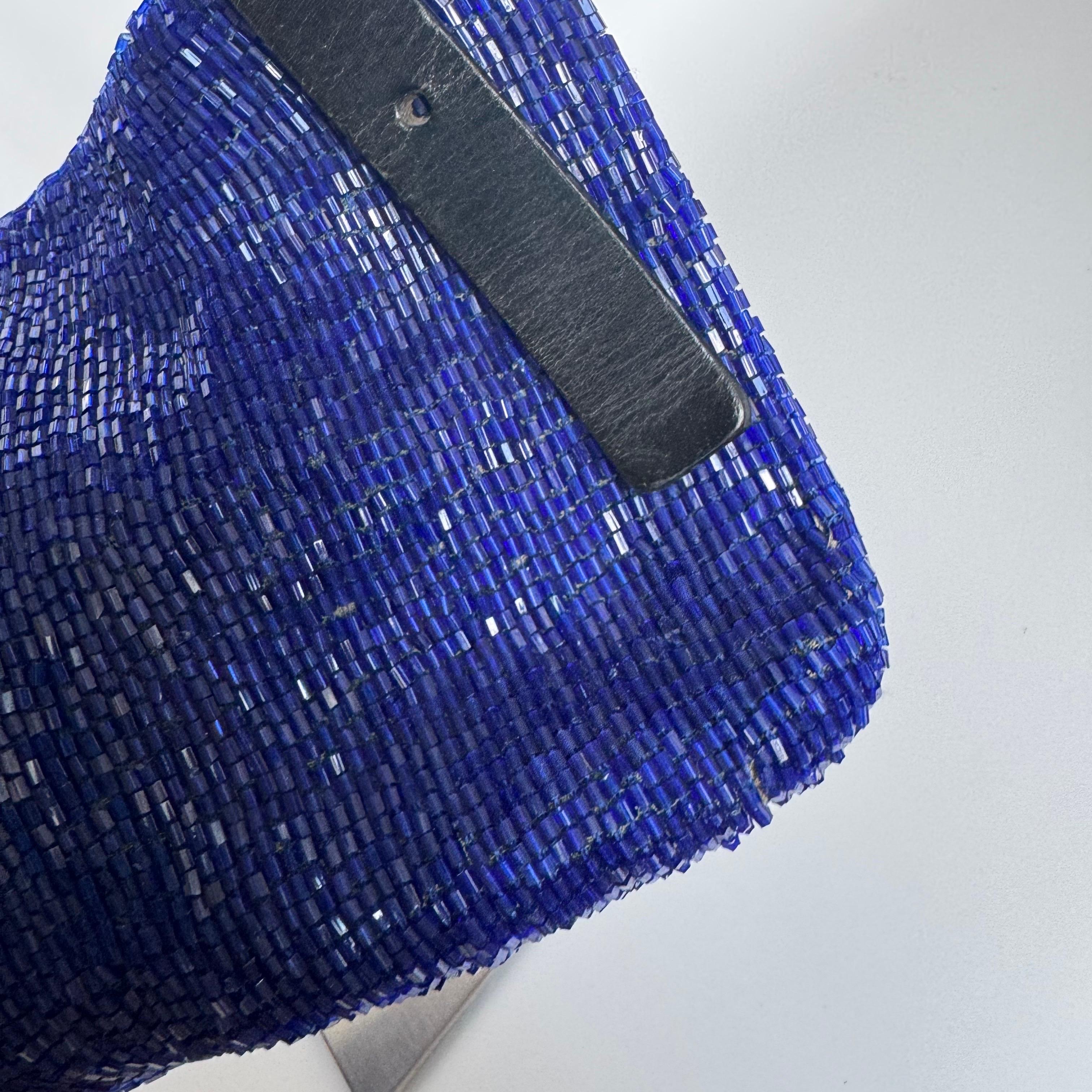 Fendi Electric Blue Beaded Zip Opening Crossbody Bag en vente 11