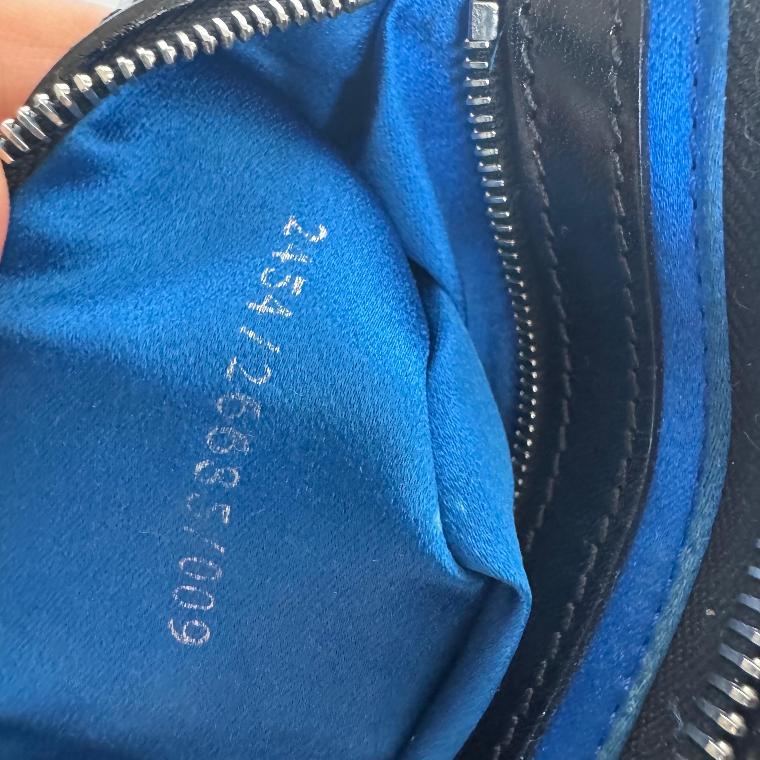 Fendi Electric Blue Beaded Zip Opening Crossbody Bag en vente 12