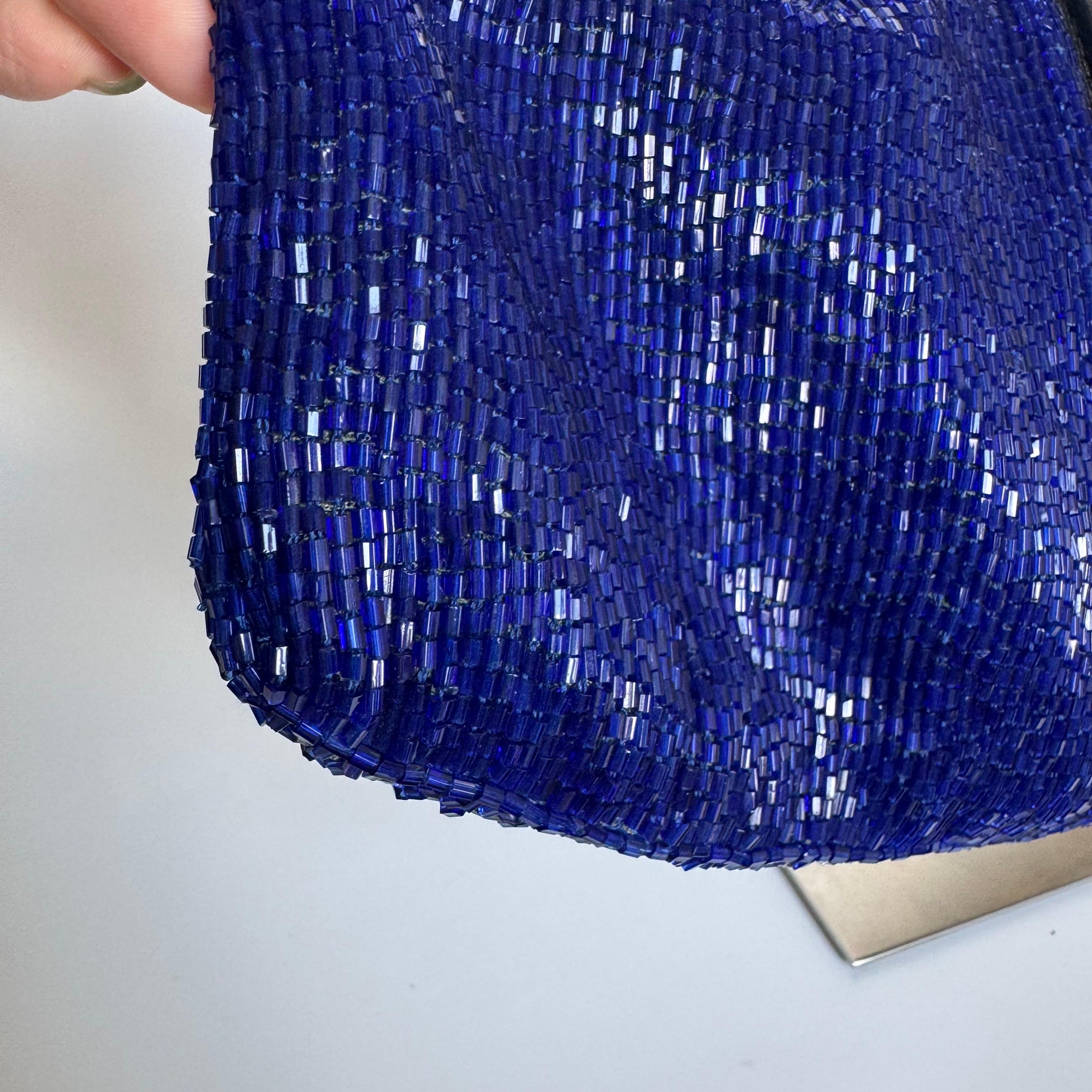 Fendi Electric Blue Beaded Zip Opening Crossbody Bag Pour femmes en vente