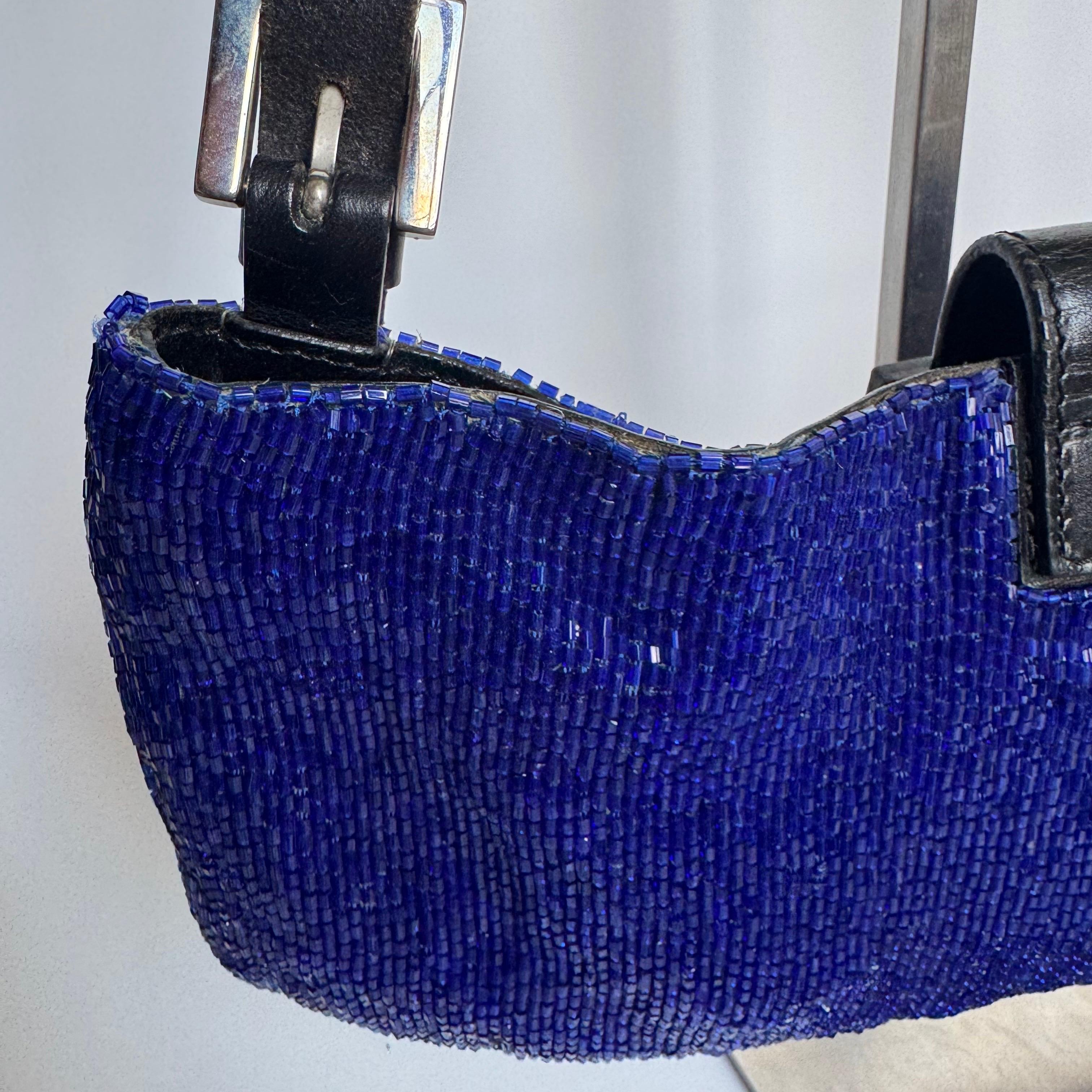 Fendi Electric Blue Beaded Zip Opening Crossbody Bag en vente 4