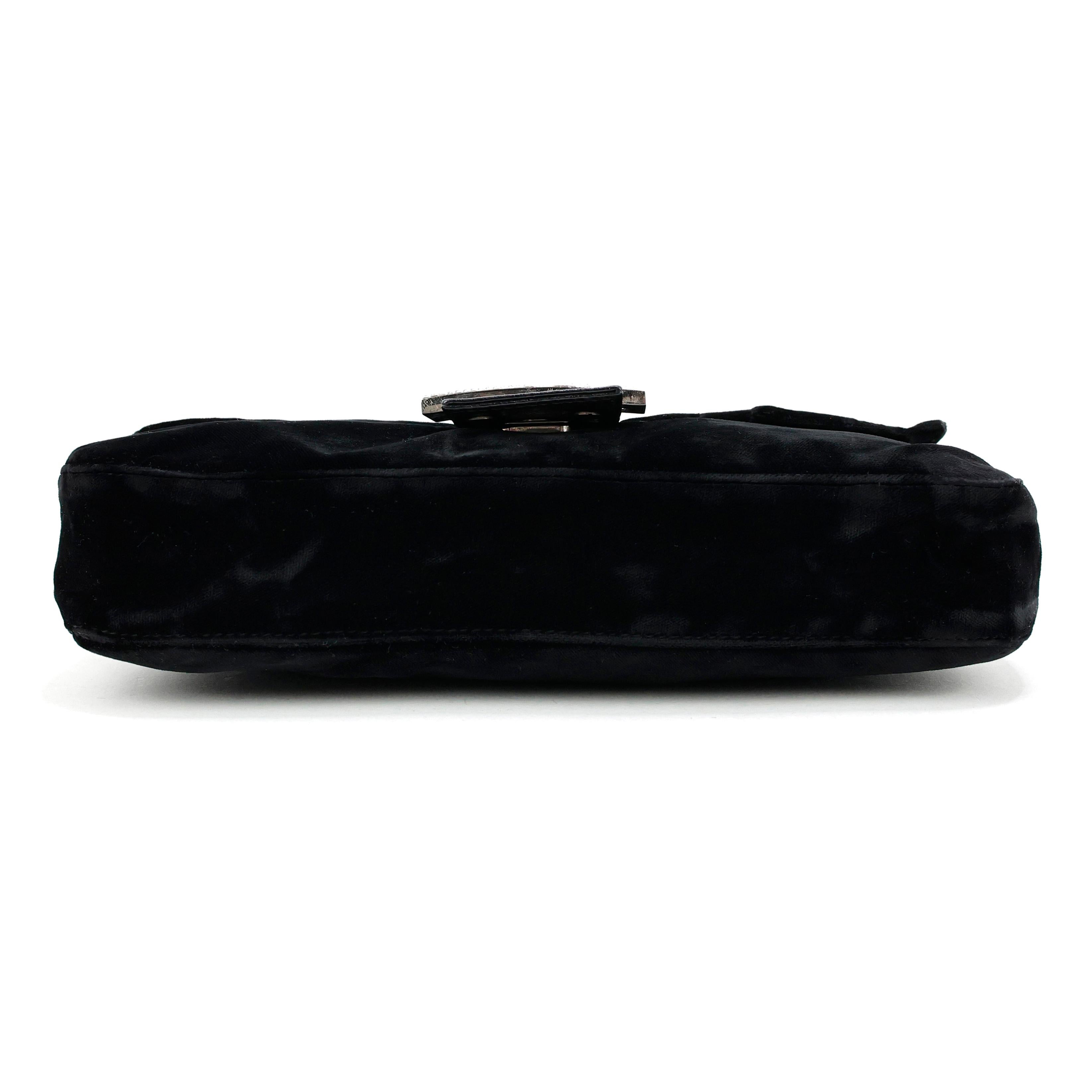 Fendi Embellished Baguette In Good Condition For Sale In Bressanone, Trentino-Alto Adige